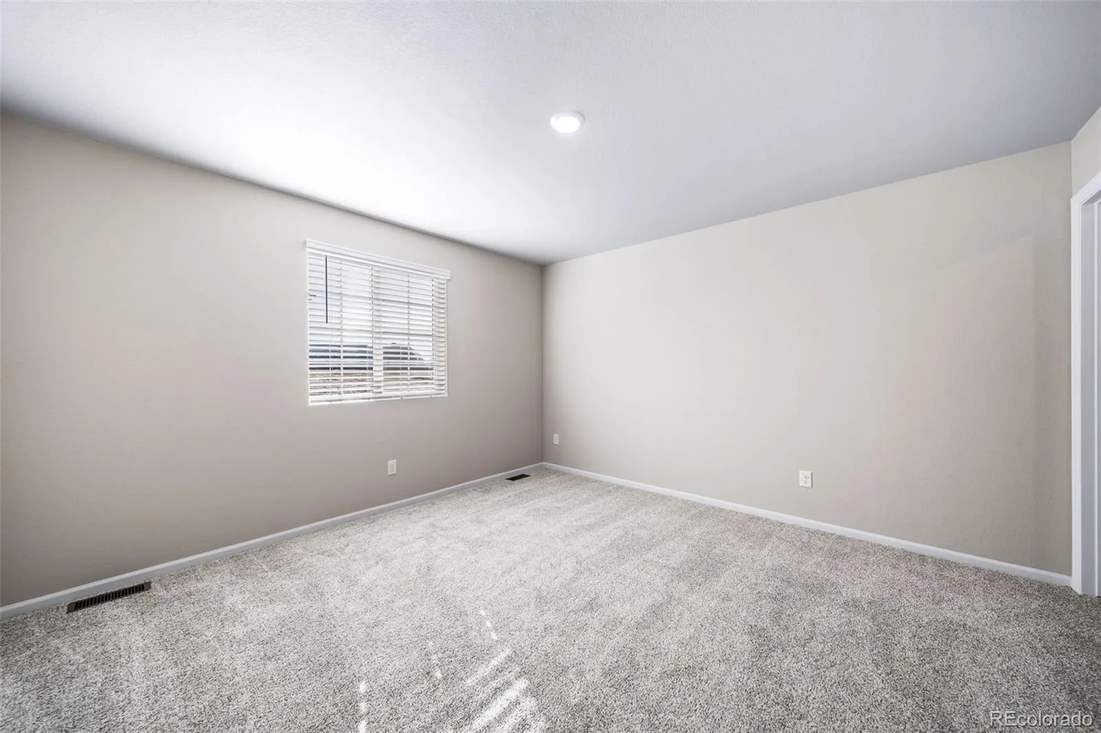 22382 E 38th Place Aurora CO 80019 | MLS #REC8316963 09252026152844 1600 30