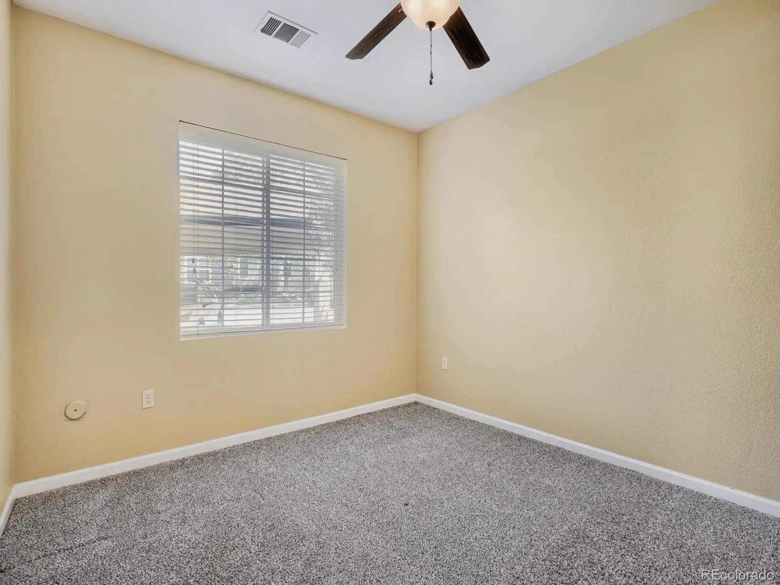 4045 S Crystal Circle #102 Aurora CO 80014 MLS #REC8318354 05282026140622 1600 12