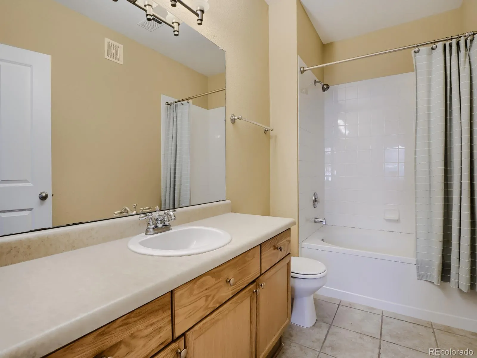 4045 S Crystal Circle #102 Aurora CO 80014 MLS #REC8318354 05282026140622 1600 13
