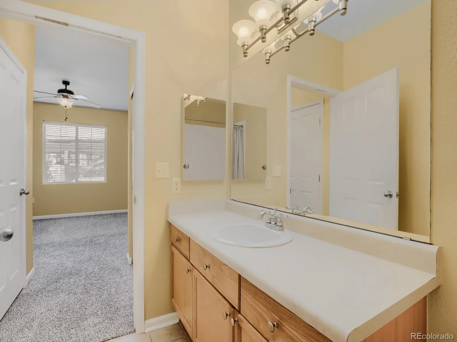 4045 S Crystal Circle #102 Aurora CO 80014 MLS #REC8318354 05282026140622 1600 14