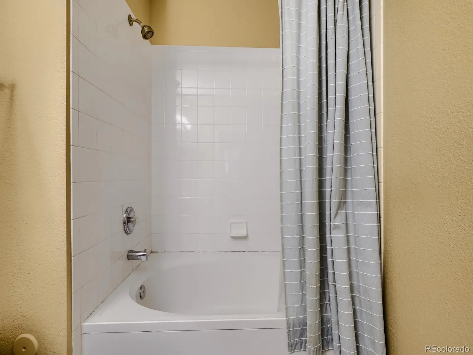 4045 S Crystal Circle #102 Aurora CO 80014 MLS #REC8318354 05282026140622 1600 15