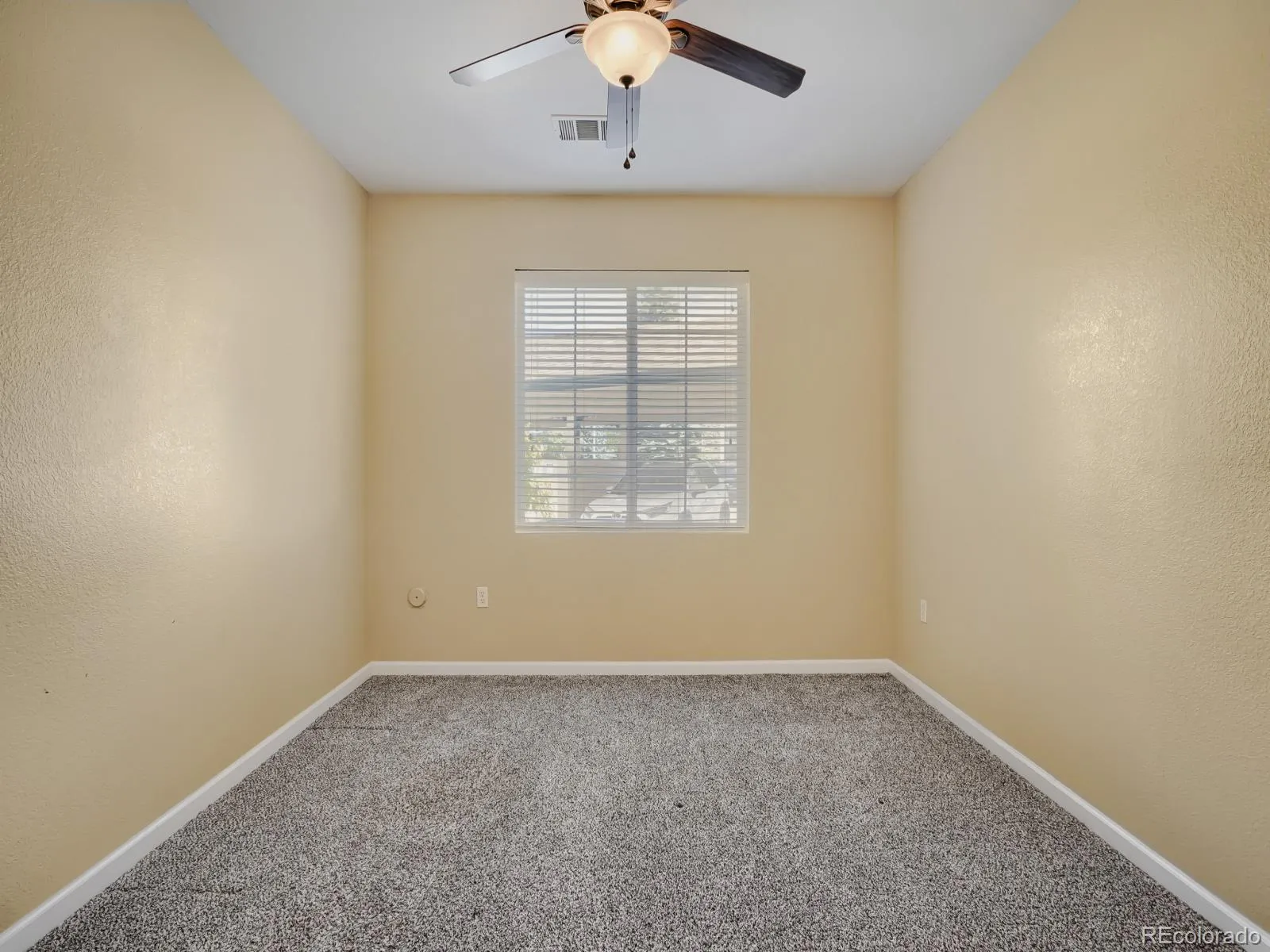 4045 S Crystal Circle #102 Aurora CO 80014 MLS #REC8318354 05282026140622 1600 18