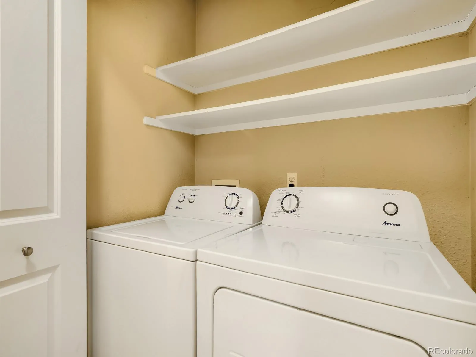 4045 S Crystal Circle #102 Aurora CO 80014 MLS #REC8318354 05282026140622 1600 21