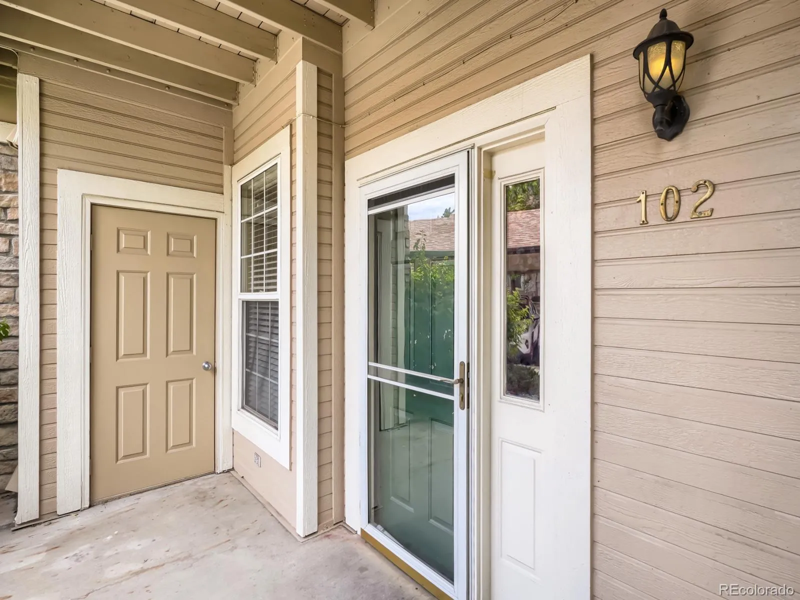 4045 S Crystal Circle #102 Aurora CO 80014 MLS #REC8318354 05282026140622 1600 22