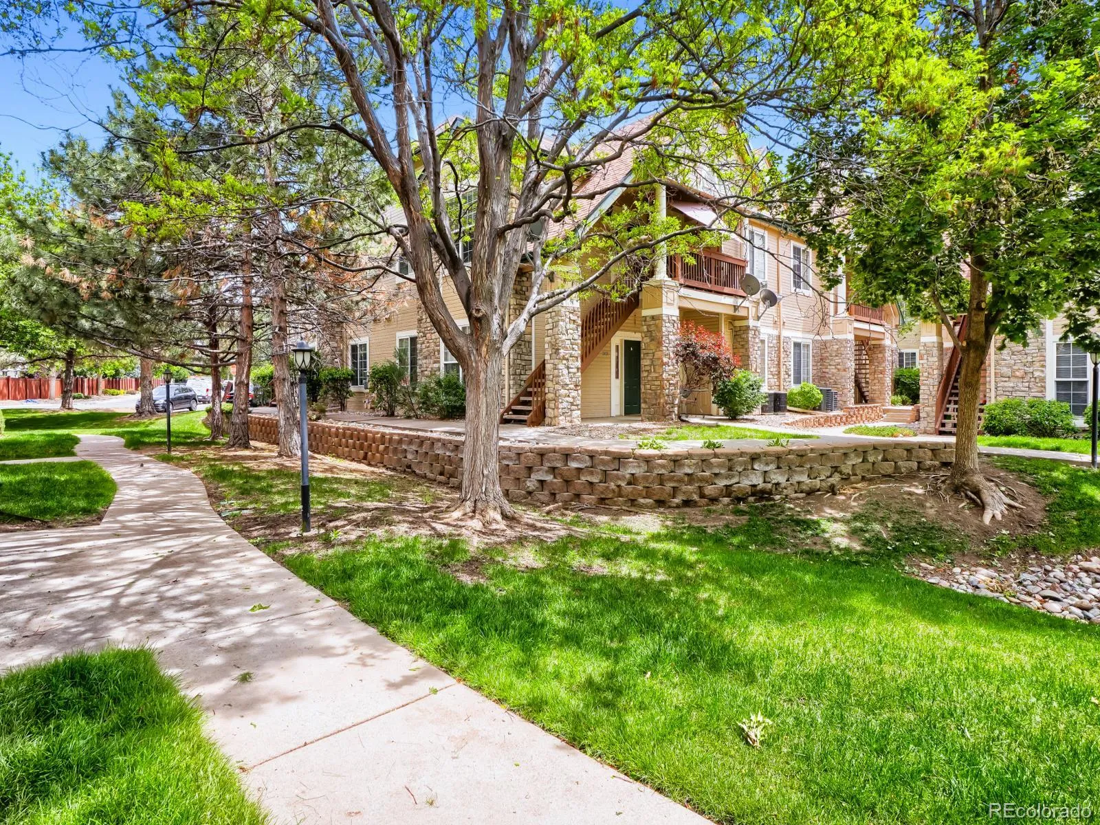 4045 S Crystal Circle #102 Aurora CO 80014 MLS #REC8318354 05282026140622 1600 24