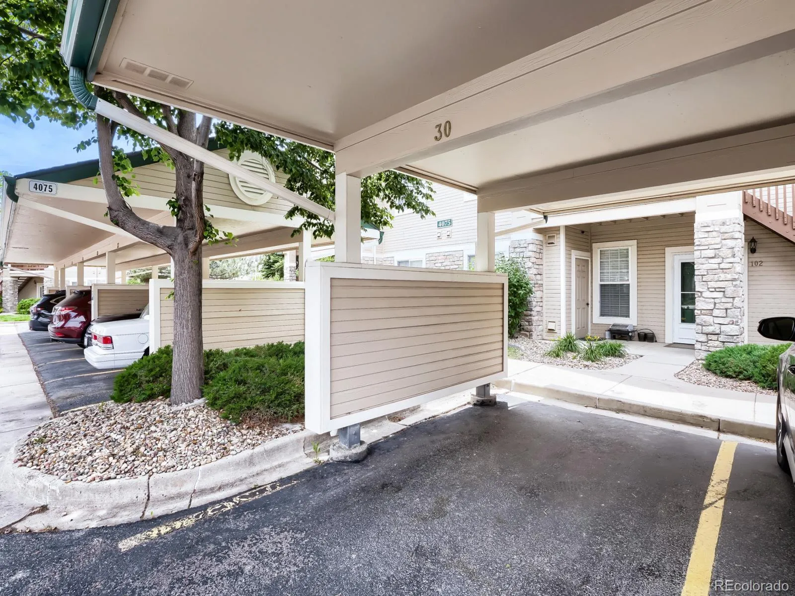 4045 S Crystal Circle #102 Aurora CO 80014 MLS #REC8318354 05282026140622 1600 25