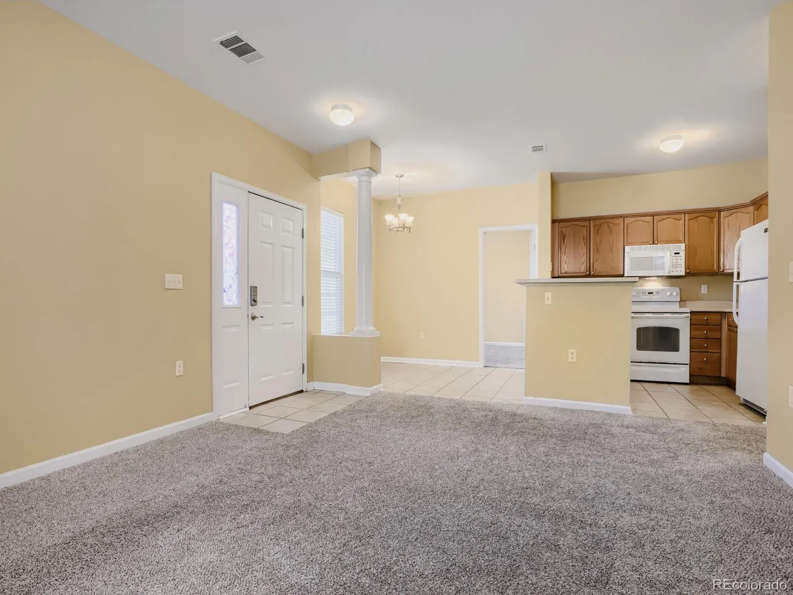 4045 S Crystal Circle #102 Aurora CO 80014 MLS #REC8318354 05282026140622 1600 3
