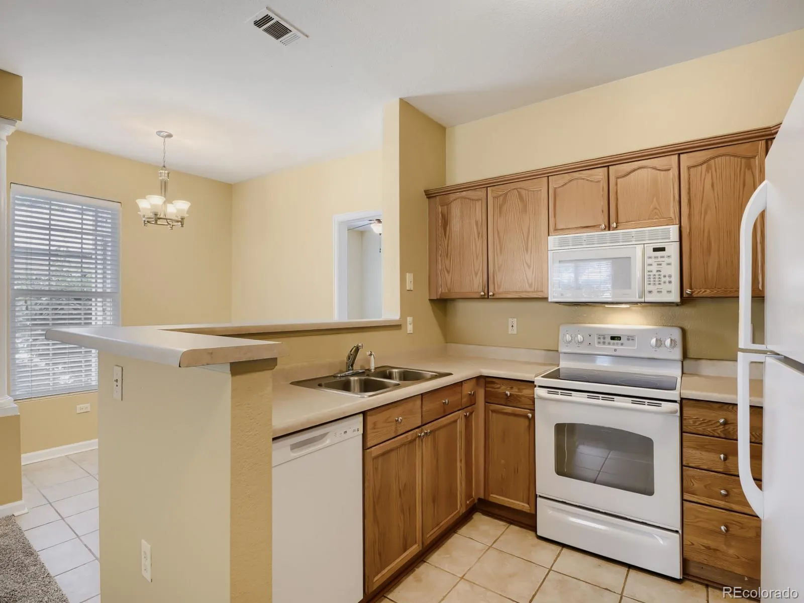 4045 S Crystal Circle #102 Aurora CO 80014 MLS #REC8318354 05282026140622 1600 6