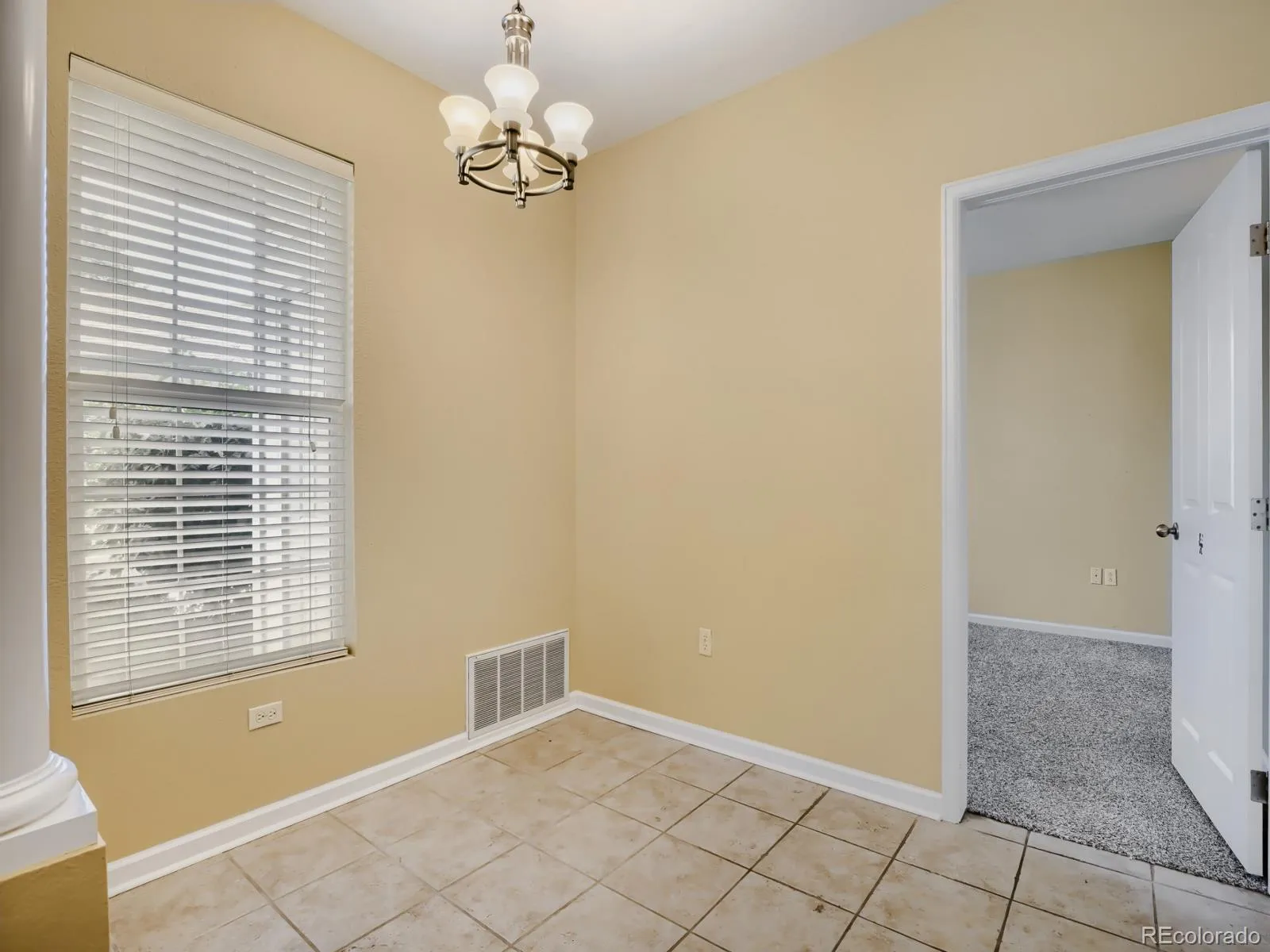 4045 S Crystal Circle #102 Aurora CO 80014 MLS #REC8318354 05282026140622 1600 9