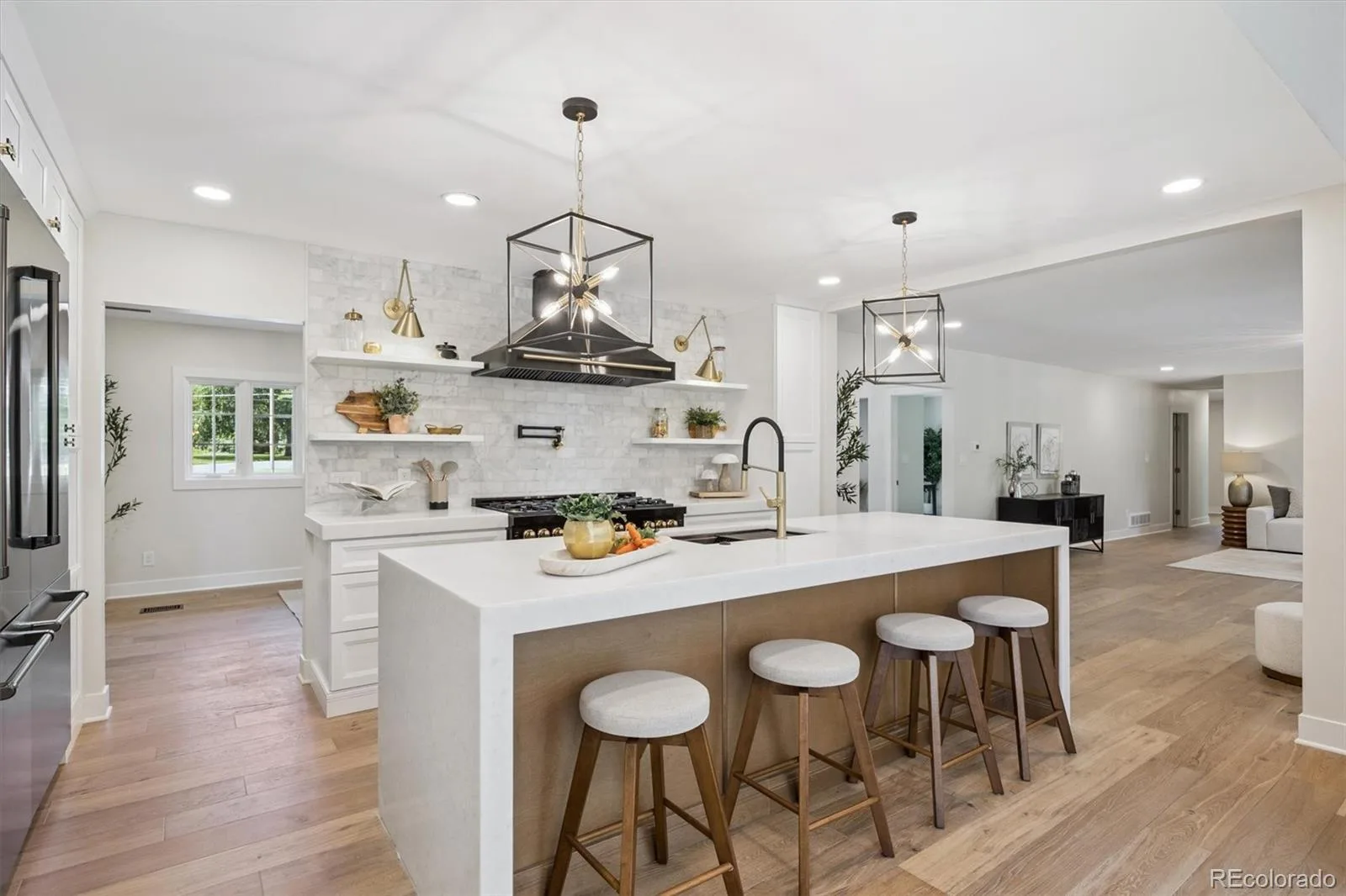 3360 S Columbine Circle Englewood CO 80113 | MLS #REC8319738 09232026011331 1600 15