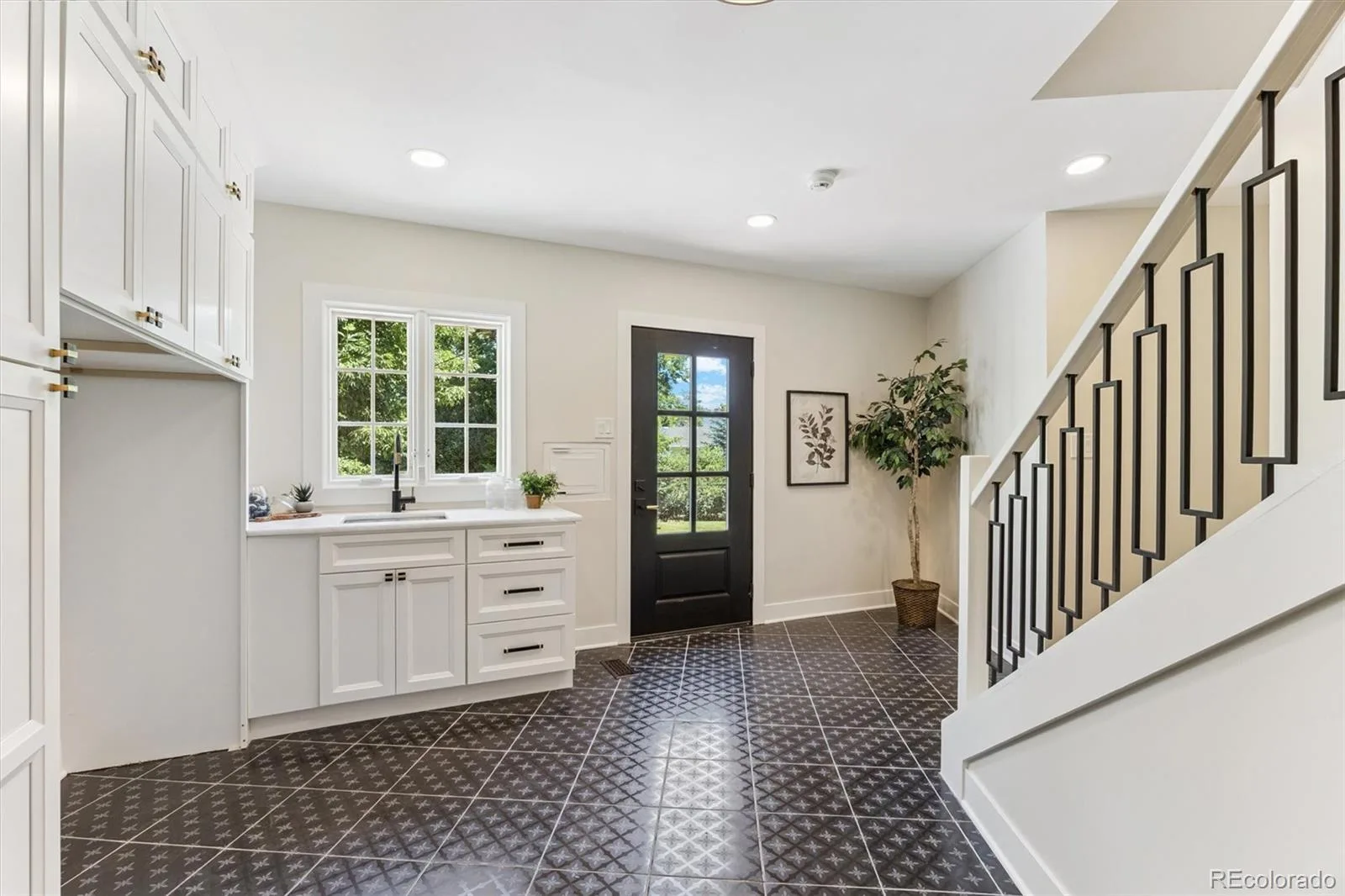 3360 S Columbine Circle Englewood CO 80113 | MLS #REC8319738 09232026011331 1600 27