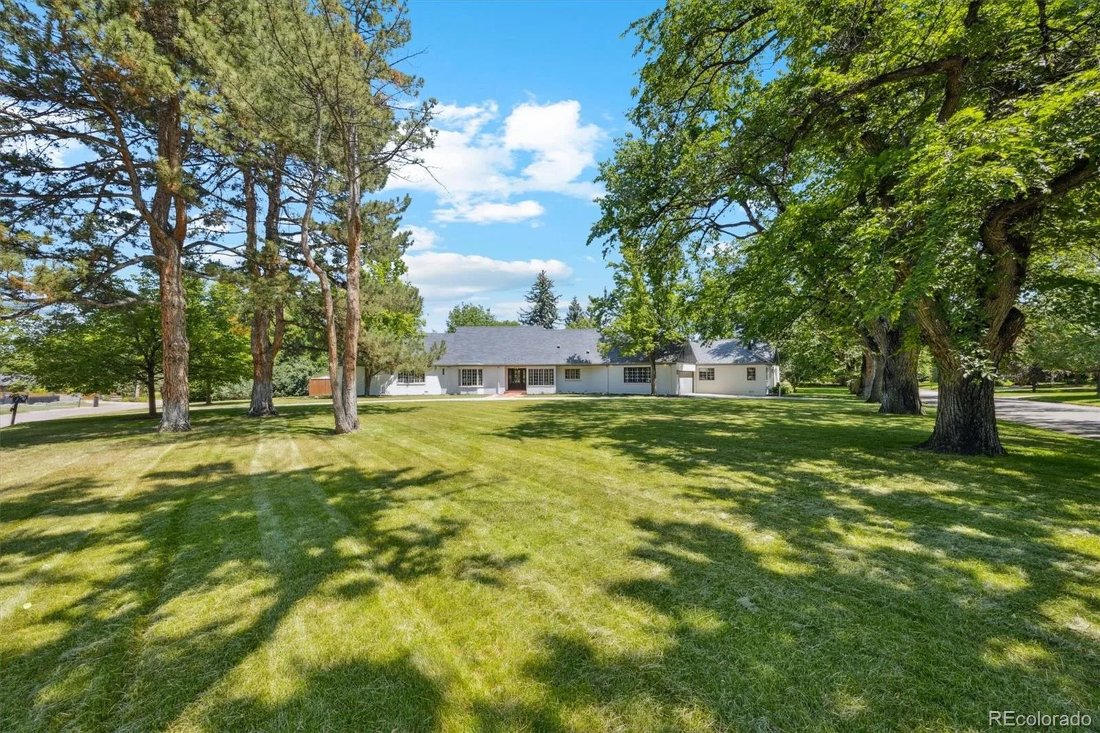 3360 S Columbine Circle Englewood CO 80113 | MLS #REC8319738 09232026011331 1600 41