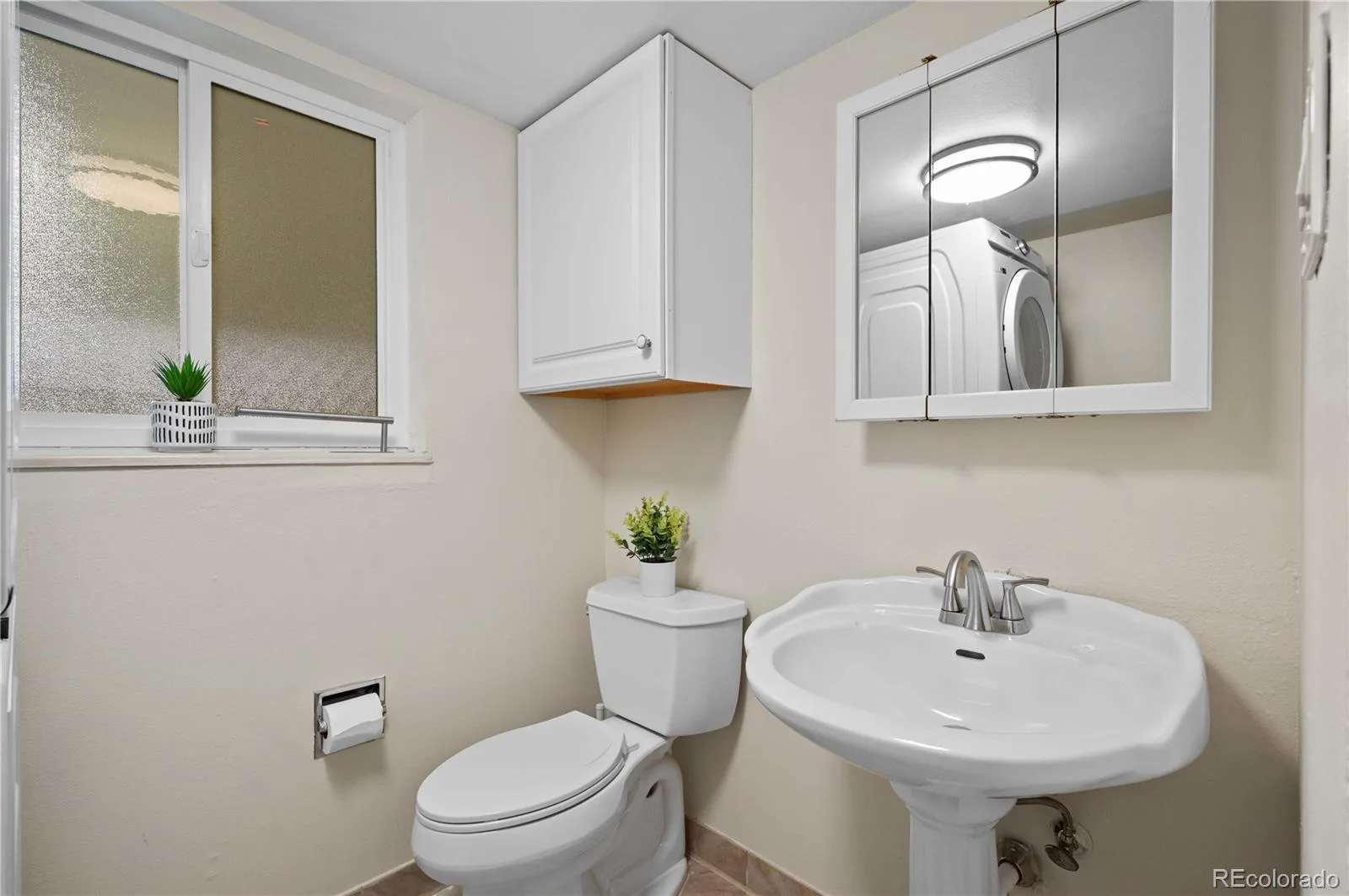 8722 E Layton Avenue Denver CO 80237 | MLS #REC8319794 08032026234725 1600 21