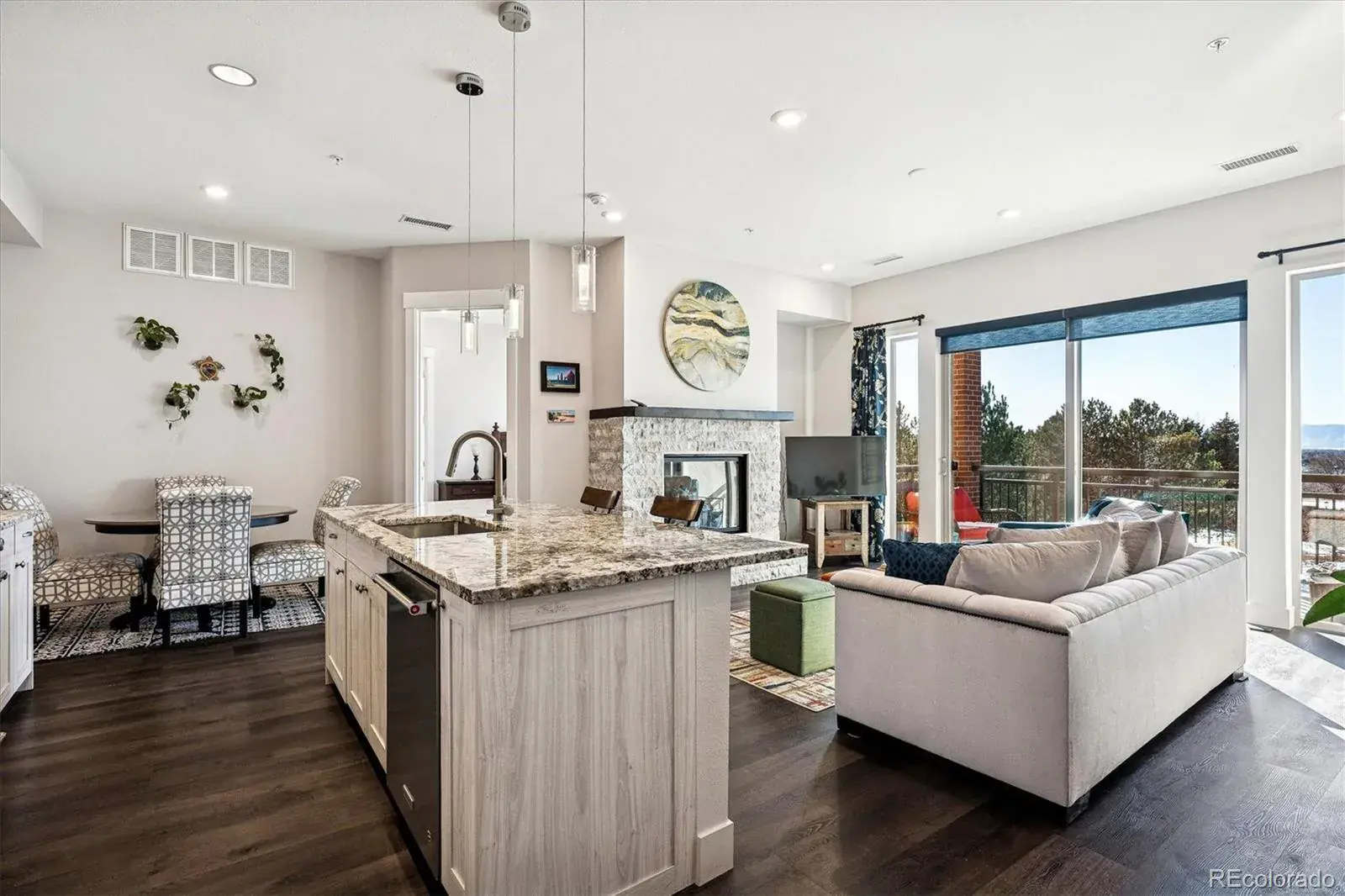 01272026222359 1600 0