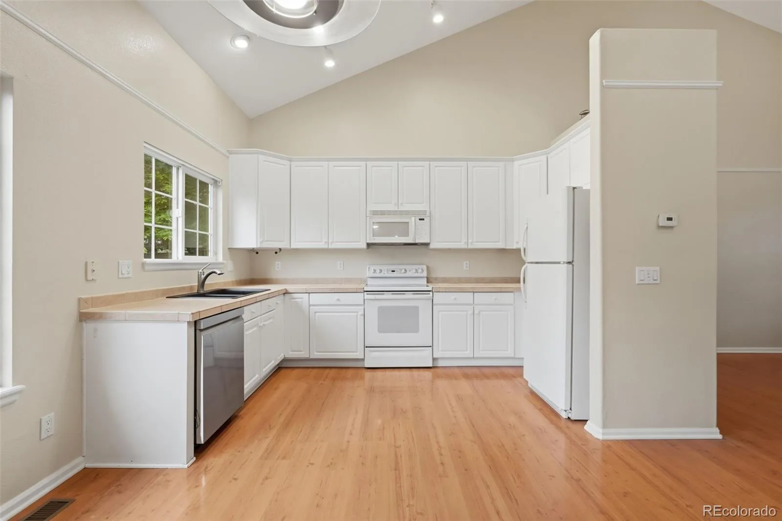 1161 Riddlewood Road Highlands Ranch CO 80126 | MLS #REC8324586 06302026170826 1600 3