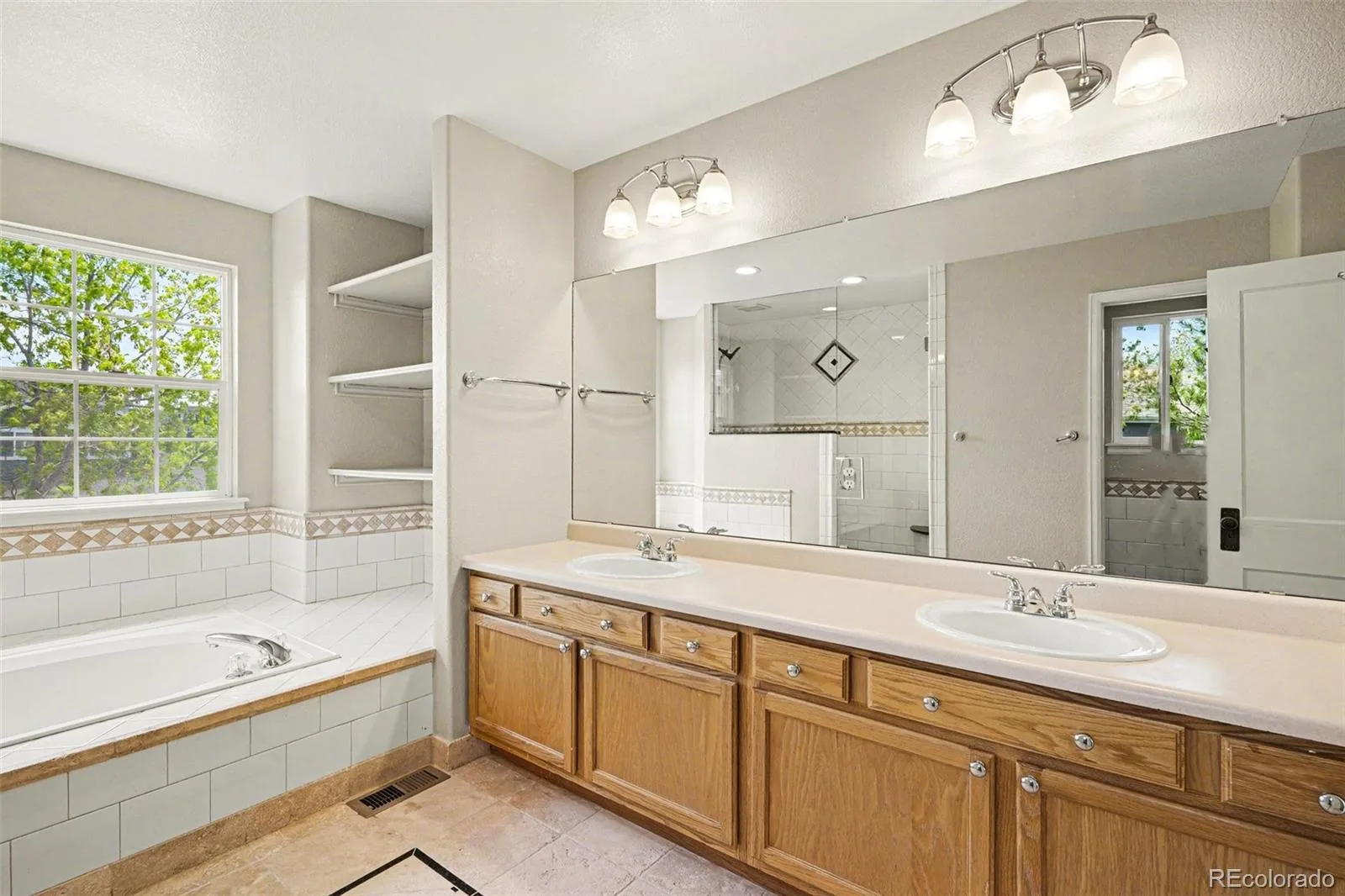 711 Briar Ridge Court Castle Pines CO 80108 MLS #REC8325012 07022026161047 1600 22