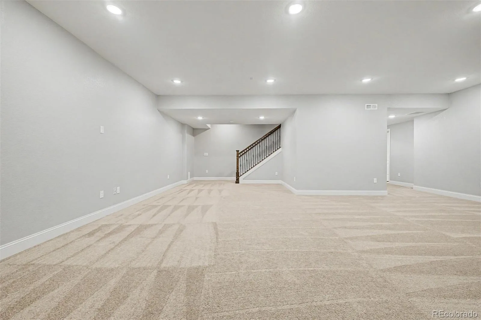 14860 Rosemary Way Thornton CO 80602 | MLS #REC8325870 08212026205559 1600 34