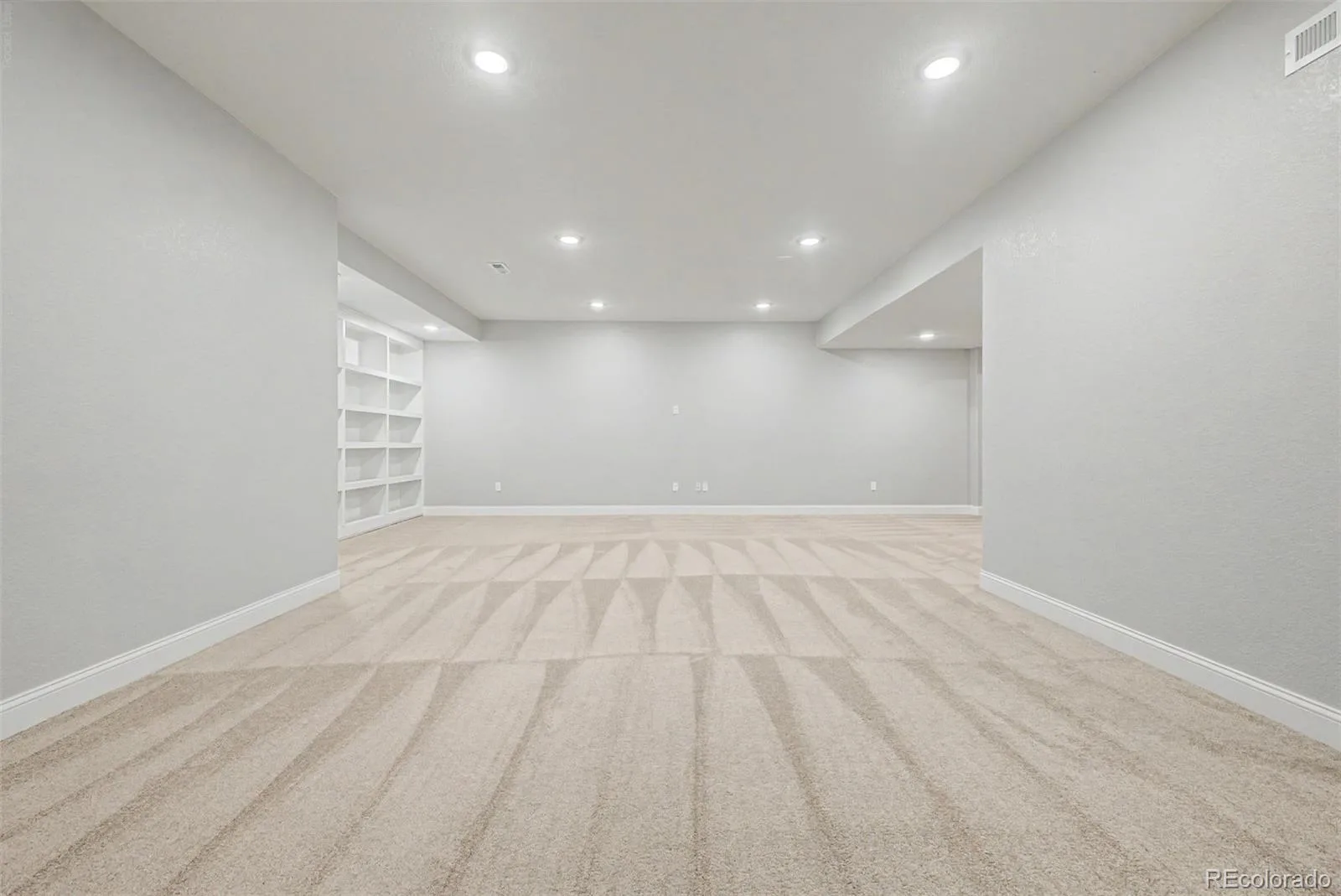 14860 Rosemary Way Thornton CO 80602 | MLS #REC8325870 08212026205559 1600 35
