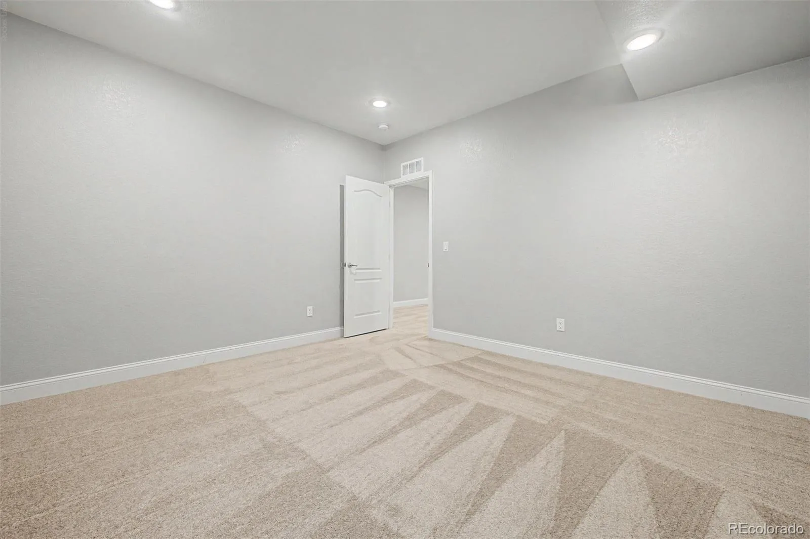 14860 Rosemary Way Thornton CO 80602 | MLS #REC8325870 08212026205559 1600 38