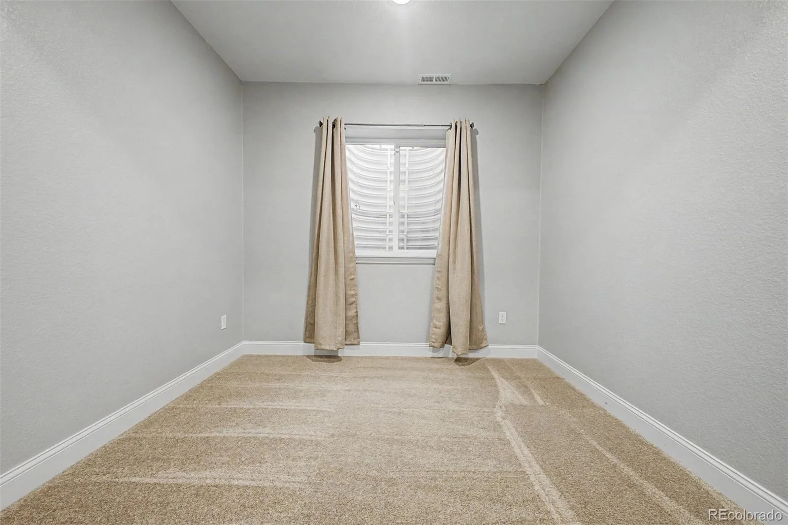 14860 Rosemary Way Thornton CO 80602 | MLS #REC8325870 08212026205559 1600 39