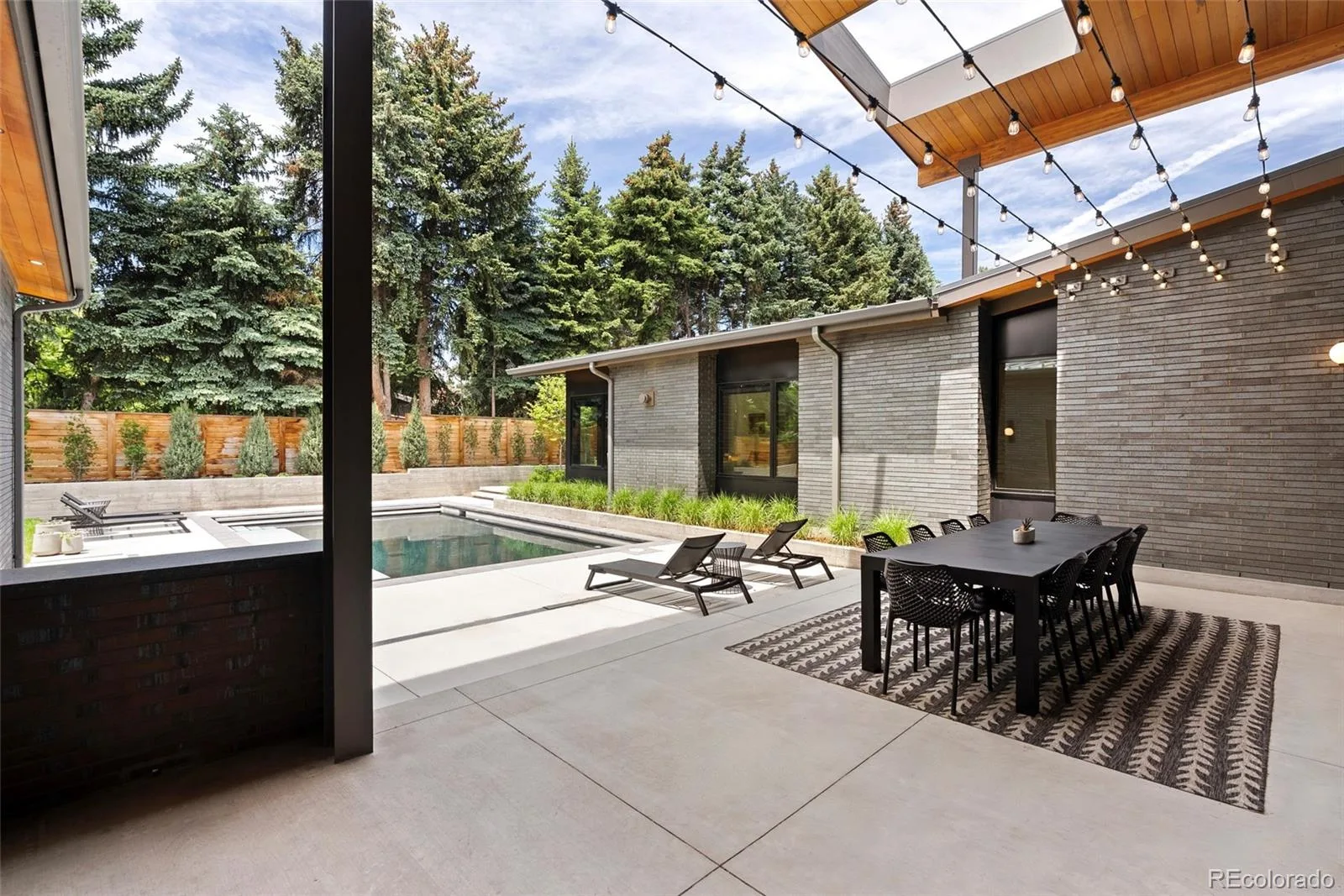 975 S Monroe Street Denver CO 80209 | MLS #REC8332672 09232026011342 1600 35