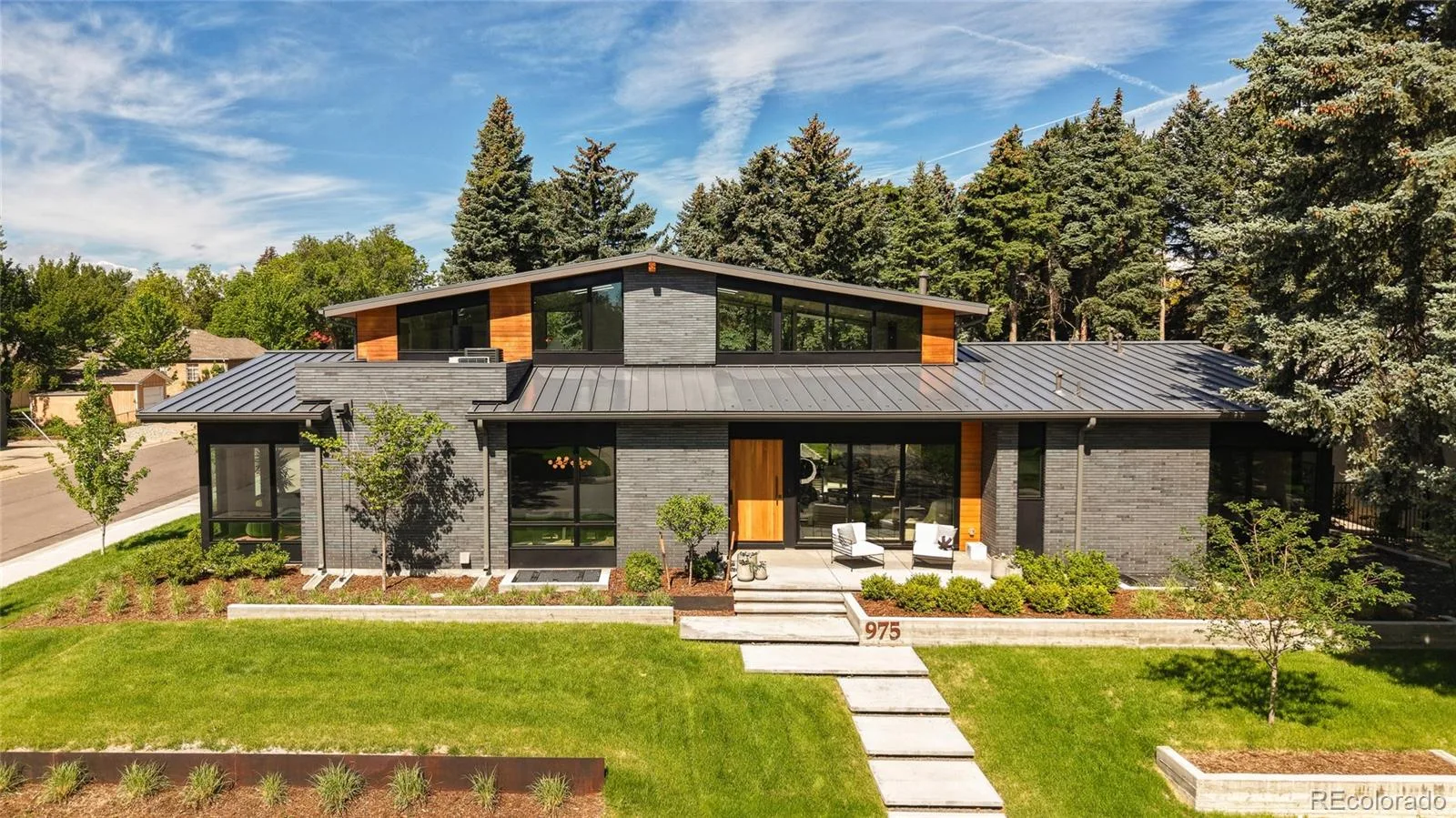 975 S Monroe Street Denver CO 80209 | MLS #REC8332672 09232026011342 1600 43