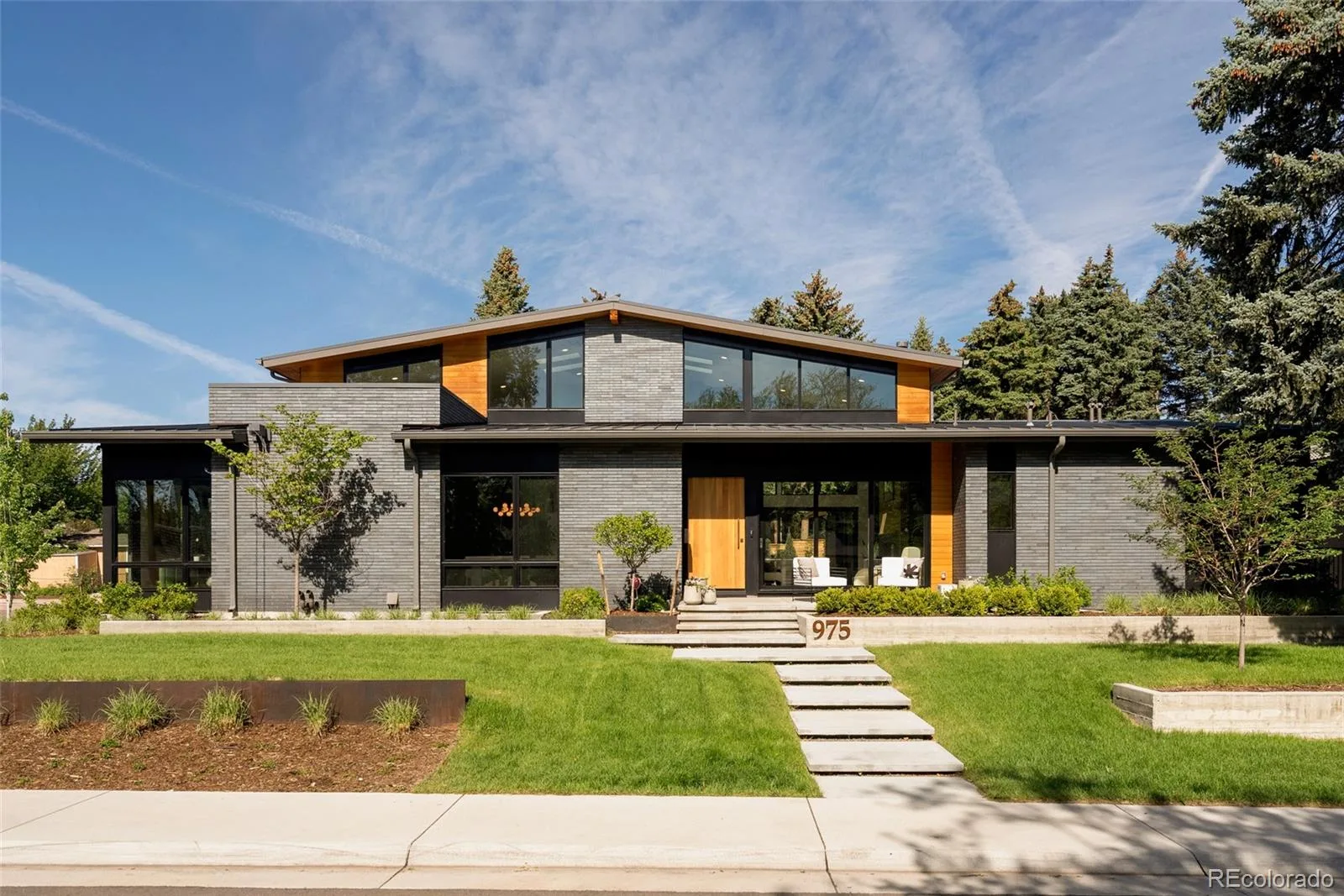 975 S Monroe Street Denver CO 80209 | MLS #REC8332672 09232026011342 1600 46