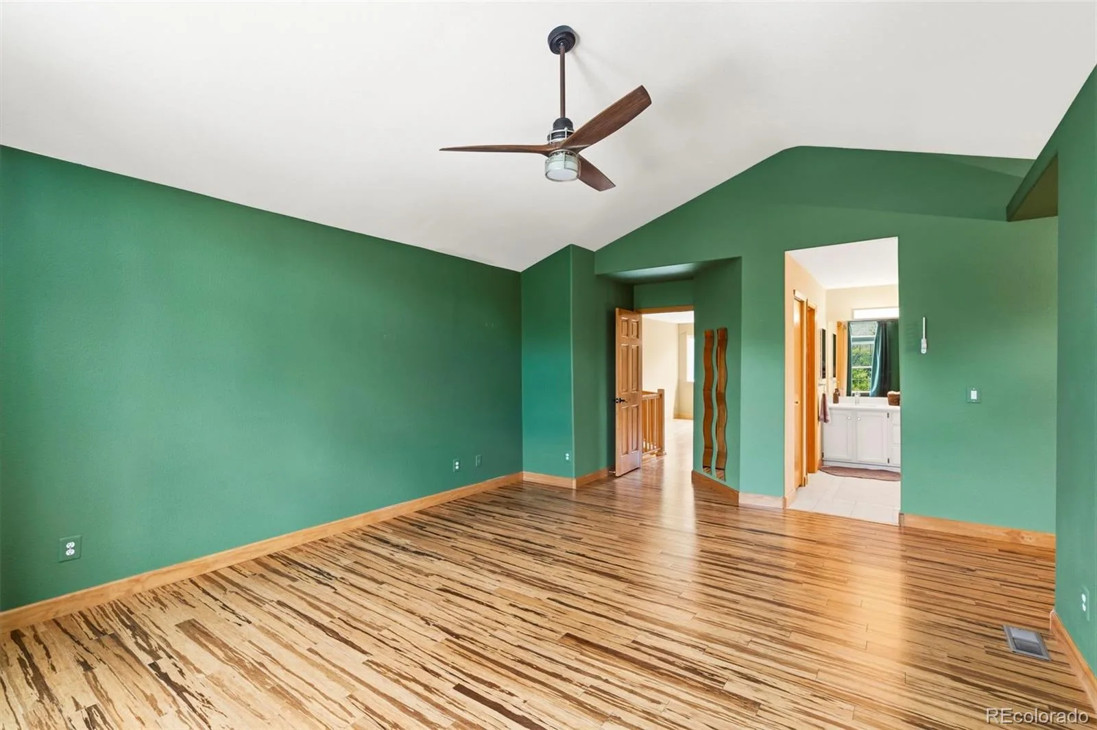 20182 Aintree Place Parker CO 80138 | MLS #REC8333432 08122026005617 1600 19