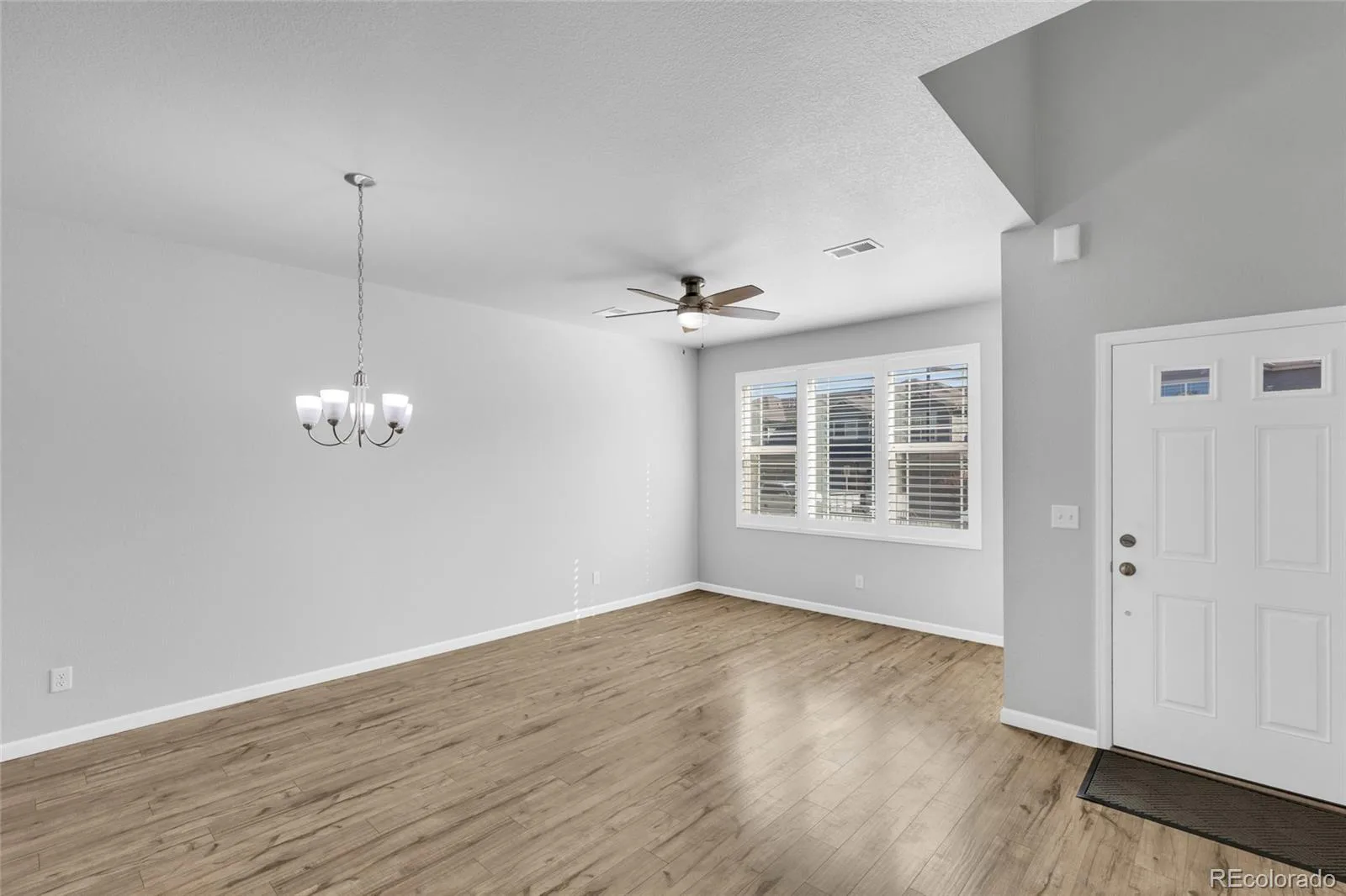 1756 S Buchanan Circle Aurora CO 80018 | MLS #REC8339093 06082026205738 1600 6