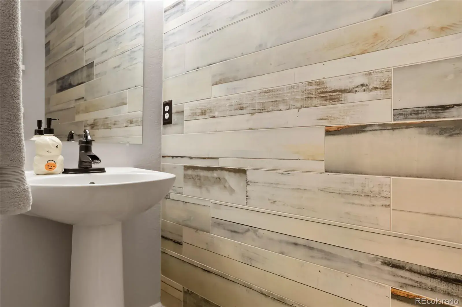 03052026041128 1600 25