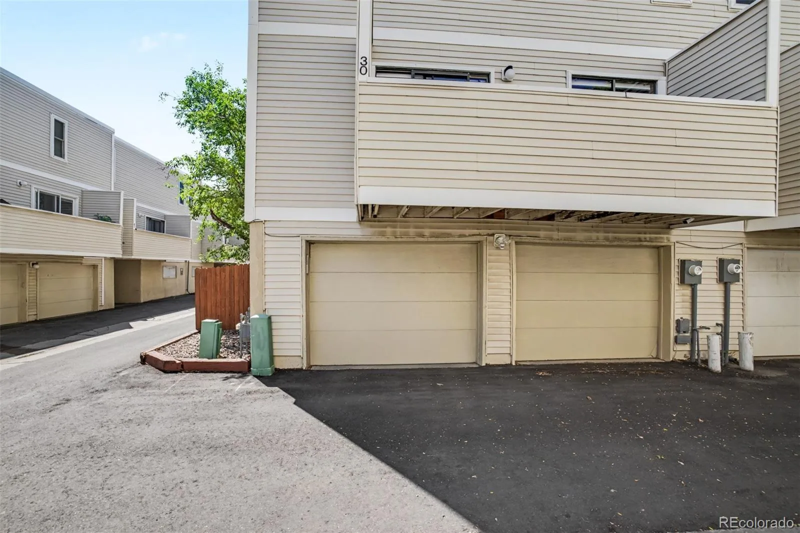 1050 S Monaco Street Parkway #30 Denver CO 80224 | MLS #REC8340892 09242026182727 1600 38
