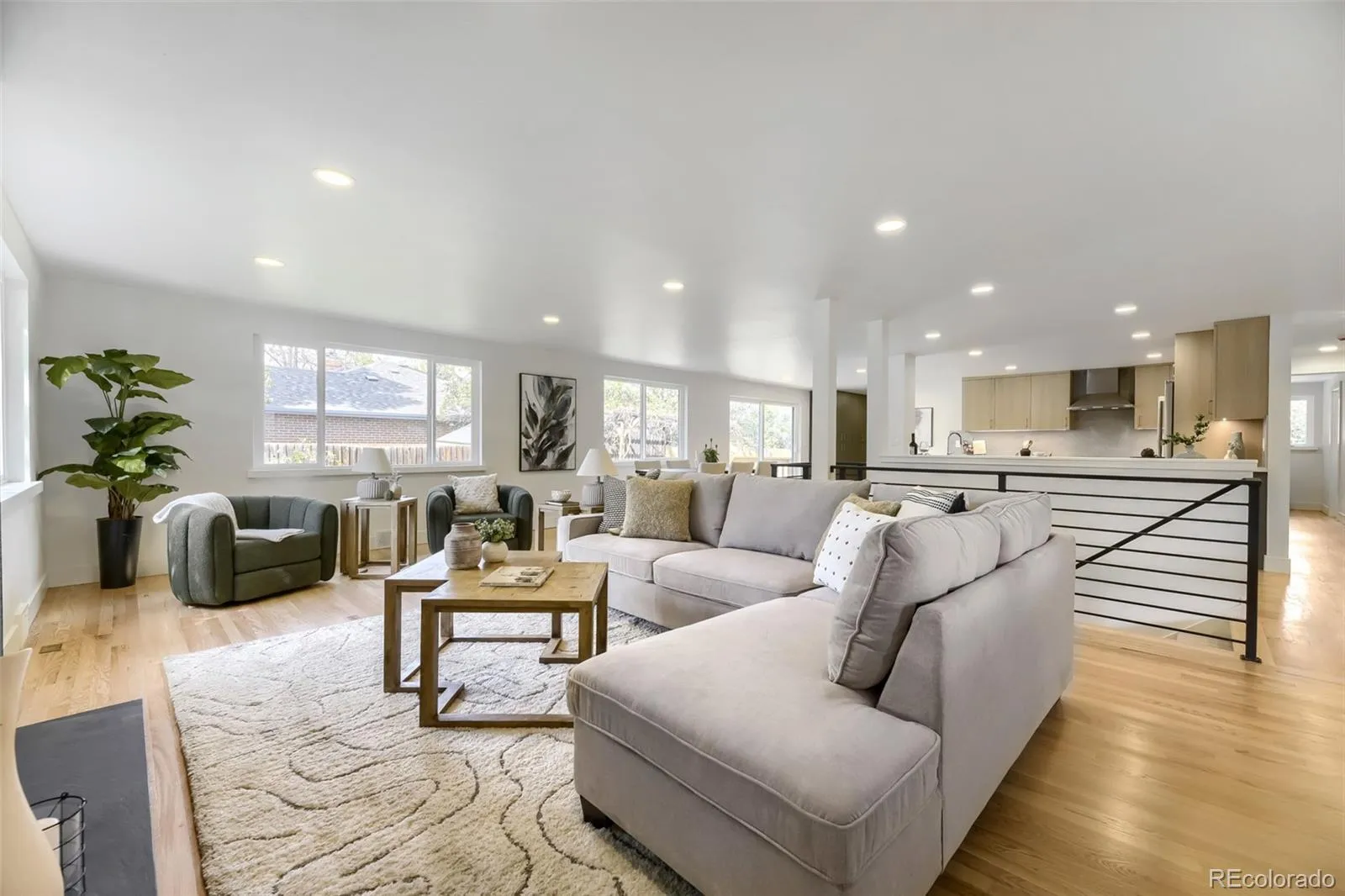 04172026230420 1600 1