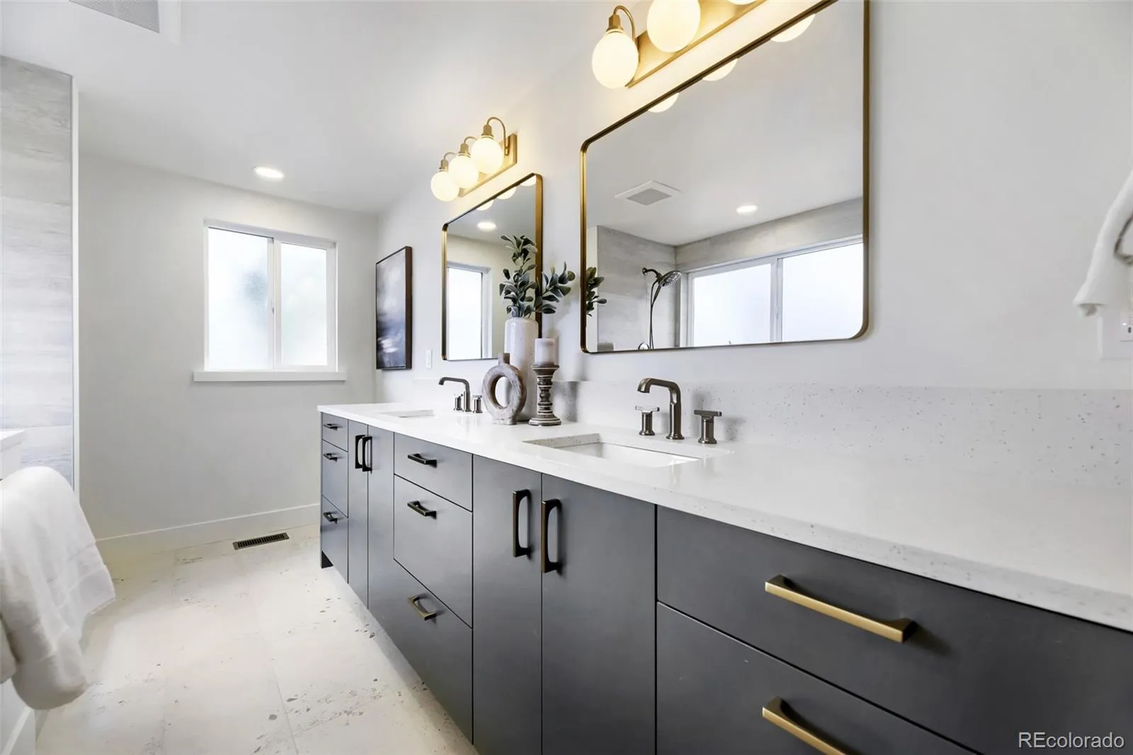 04172026230420 1600 10