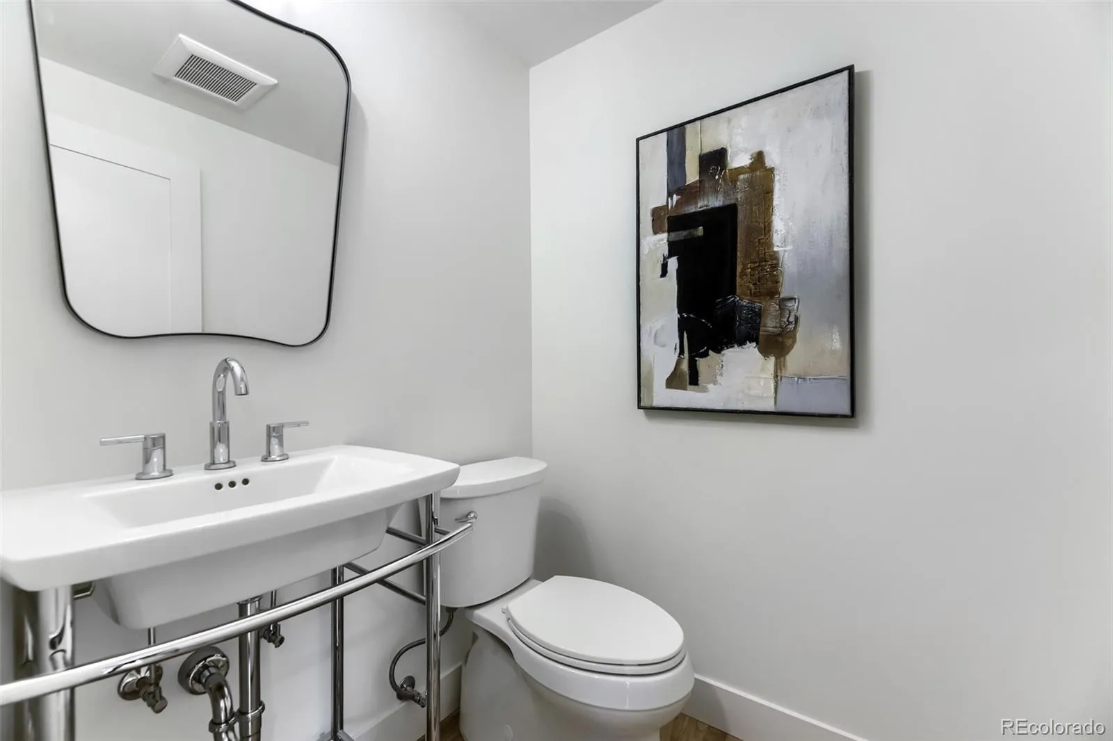 04172026230420 1600 17