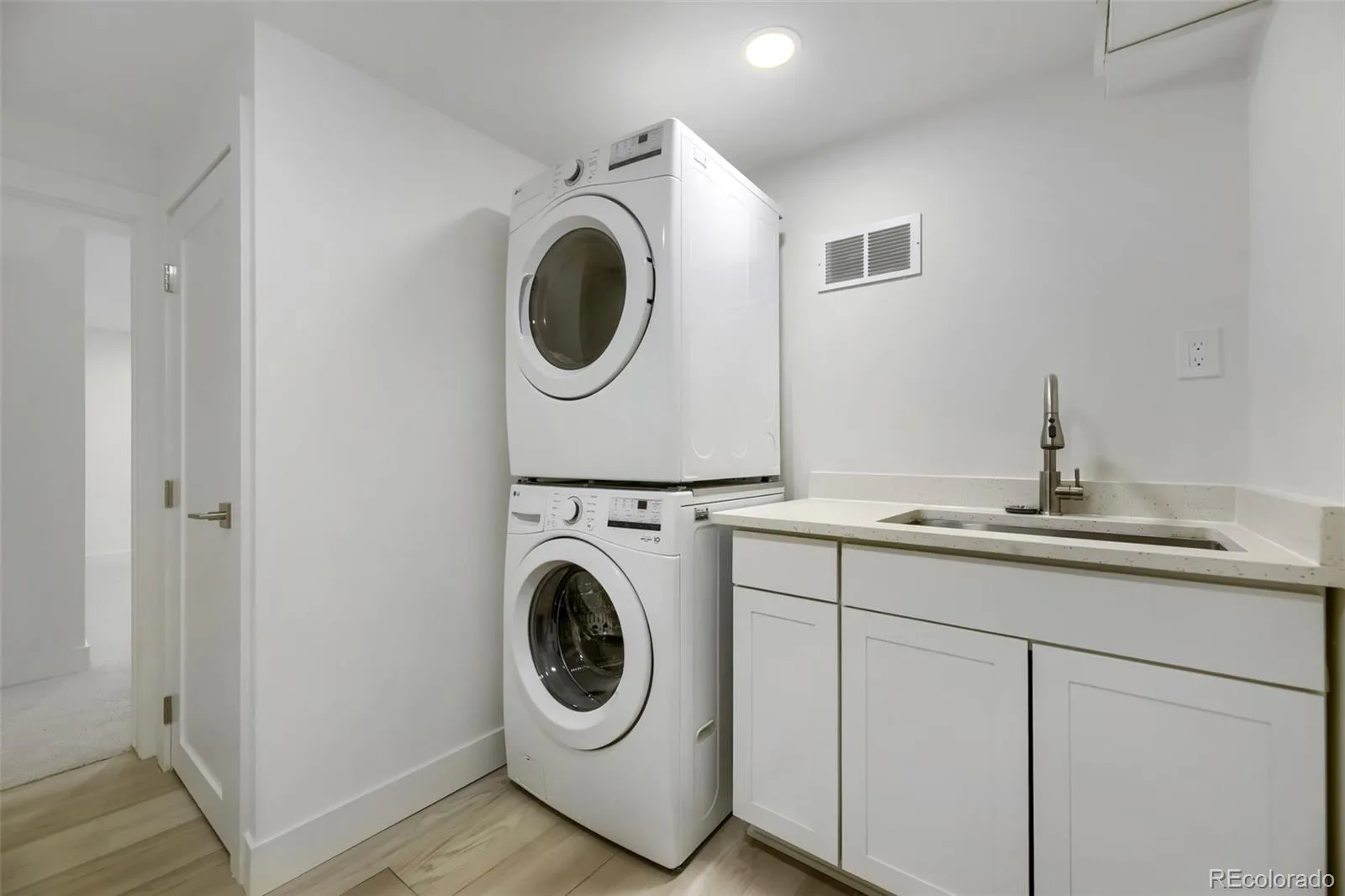 04172026230420 1600 19