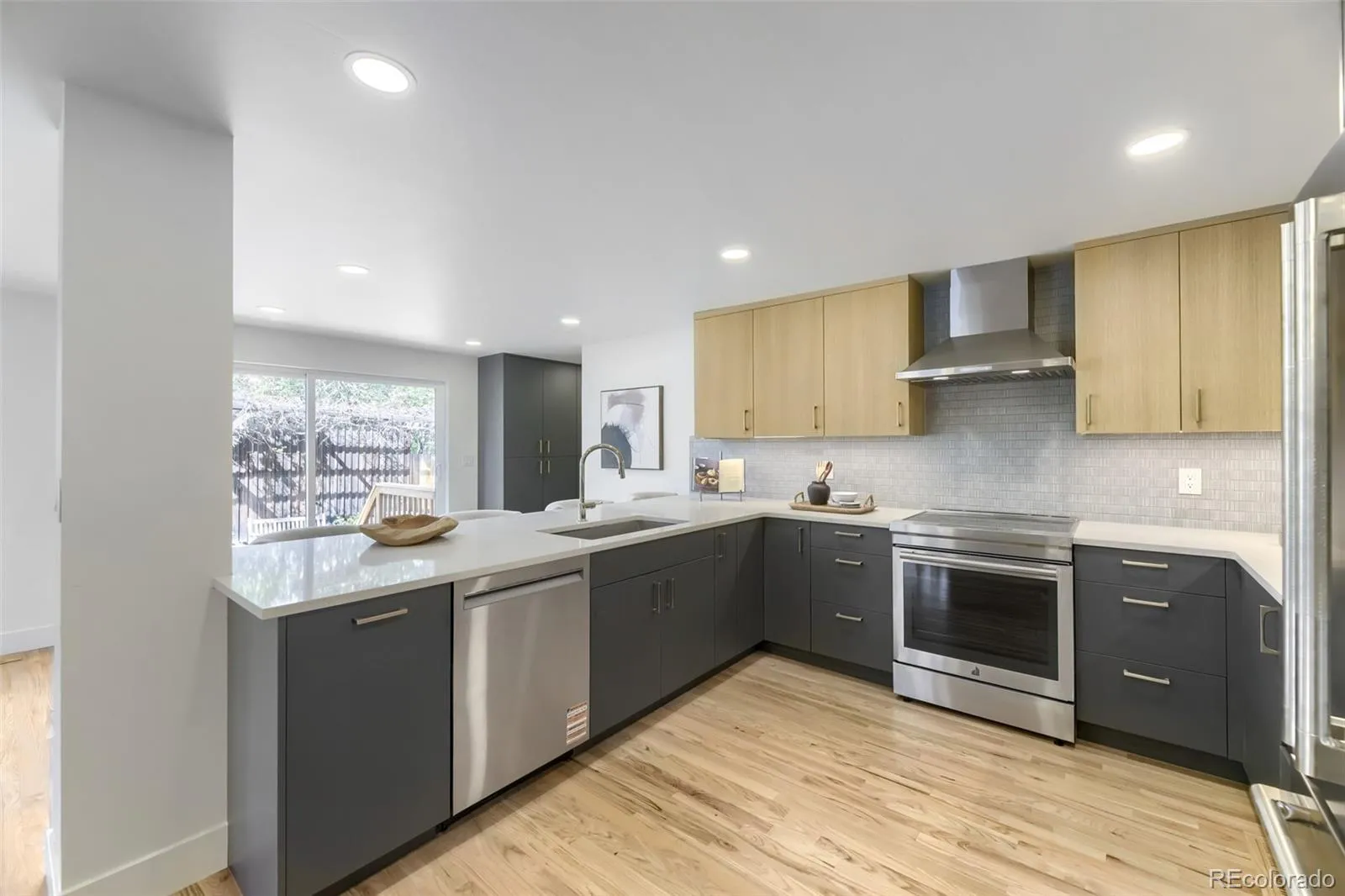 04172026230420 1600 3