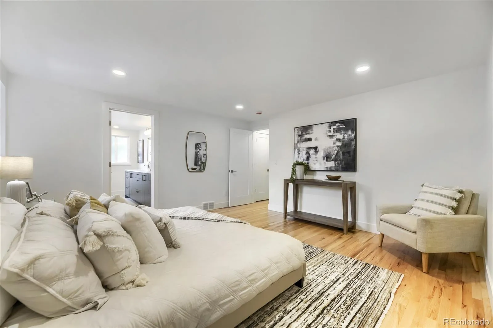 04172026230420 1600 8