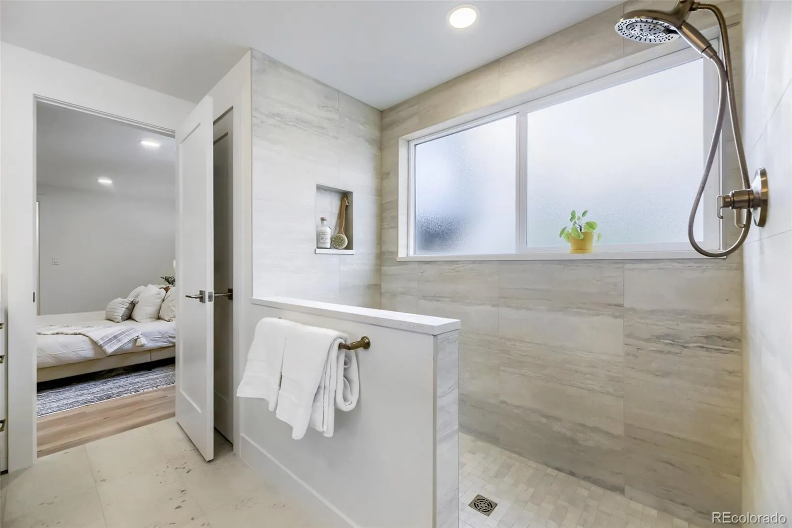 04172026230420 1600 9