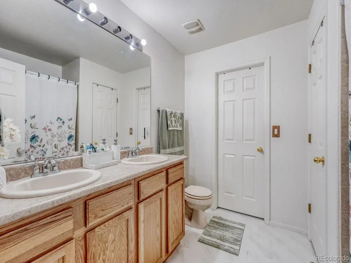 588 S Mobile Place Aurora CO 80017 MLS #REC8346818 01222026185629 1200 8