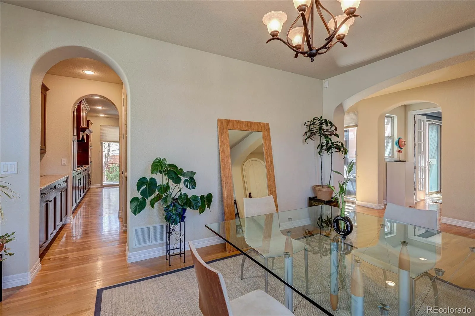 04152026175900 1600 14