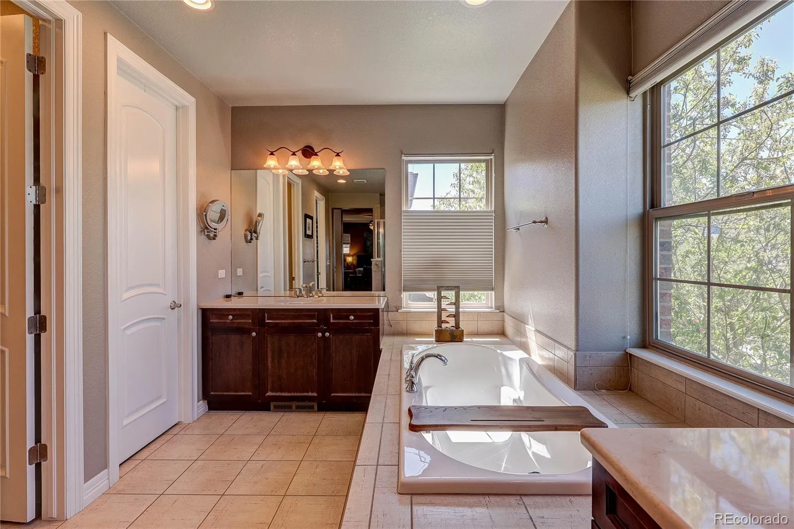 04152026175900 1600 22