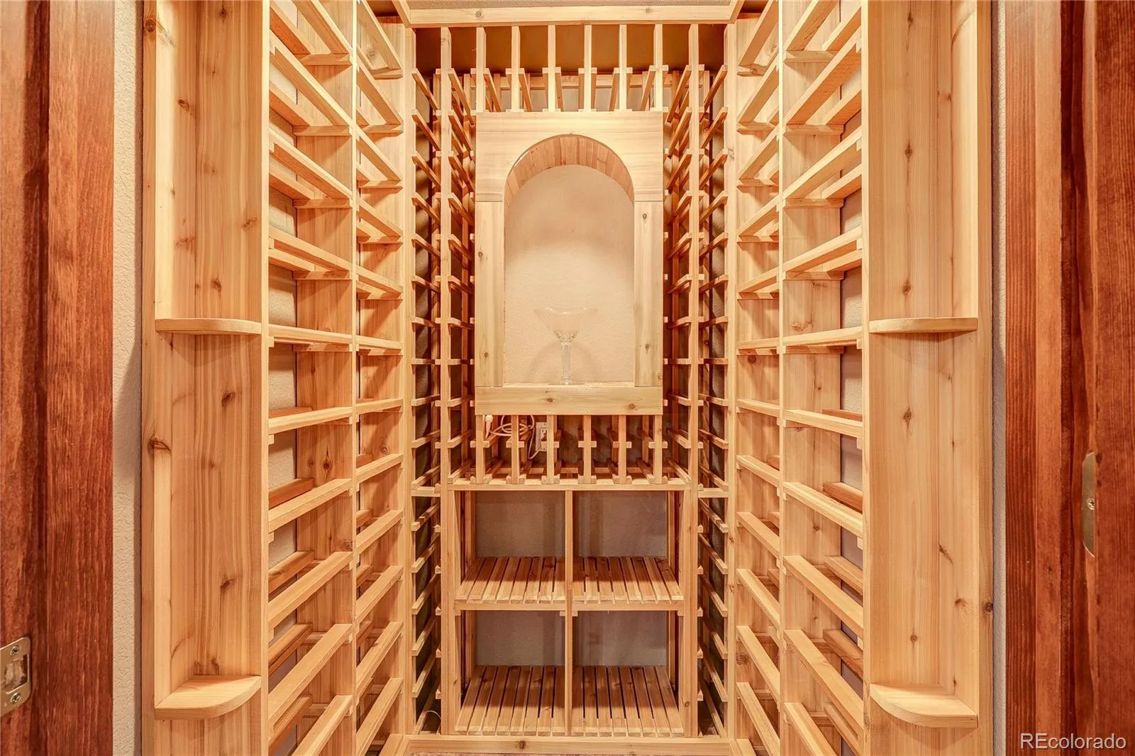 04152026175900 1600 32