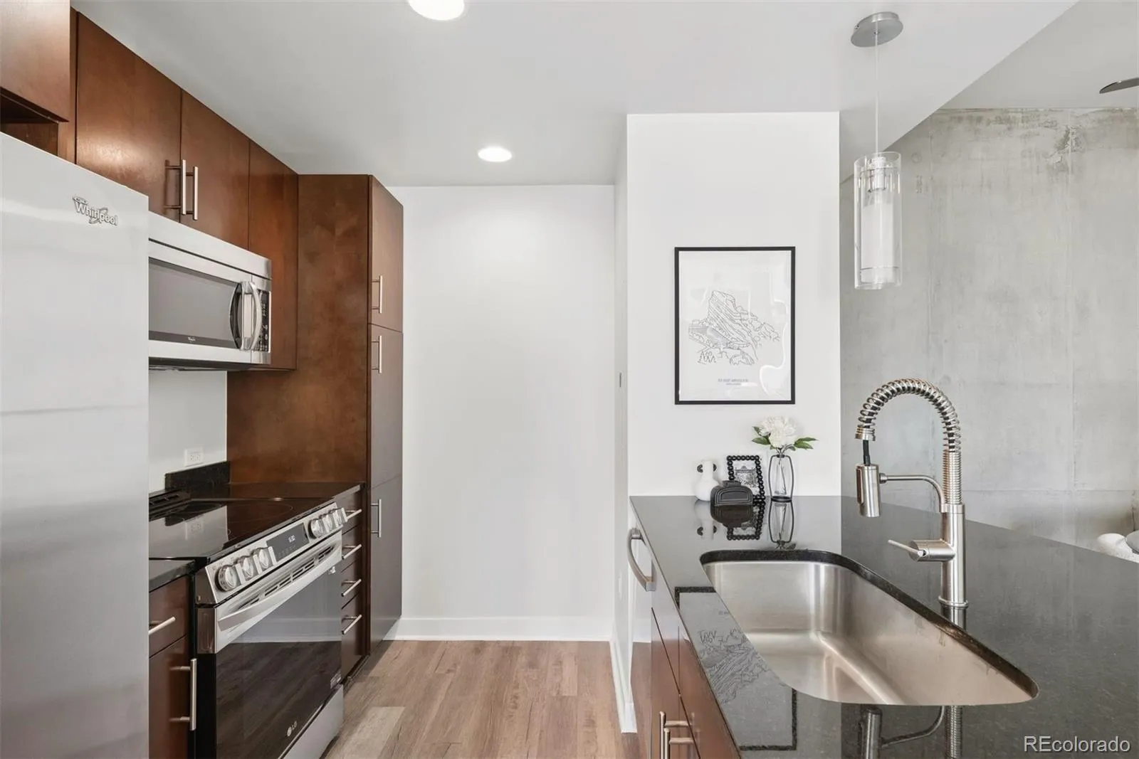 04172026022437 1600 10