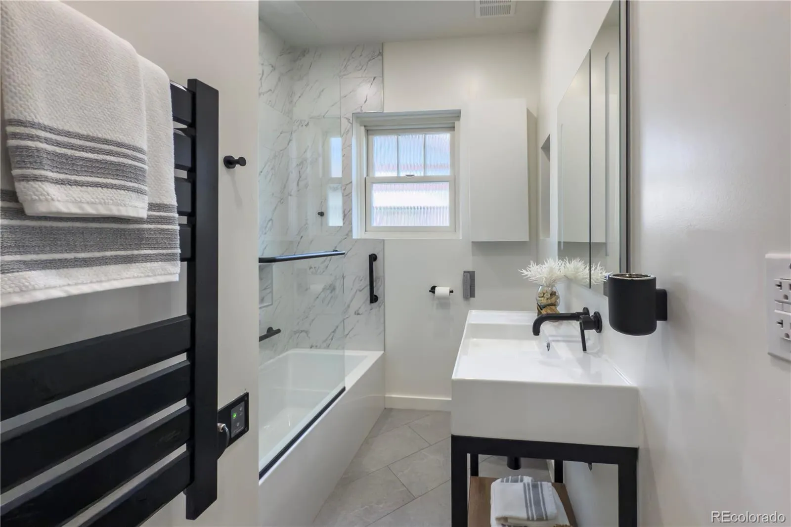 04062026182850 1600 21