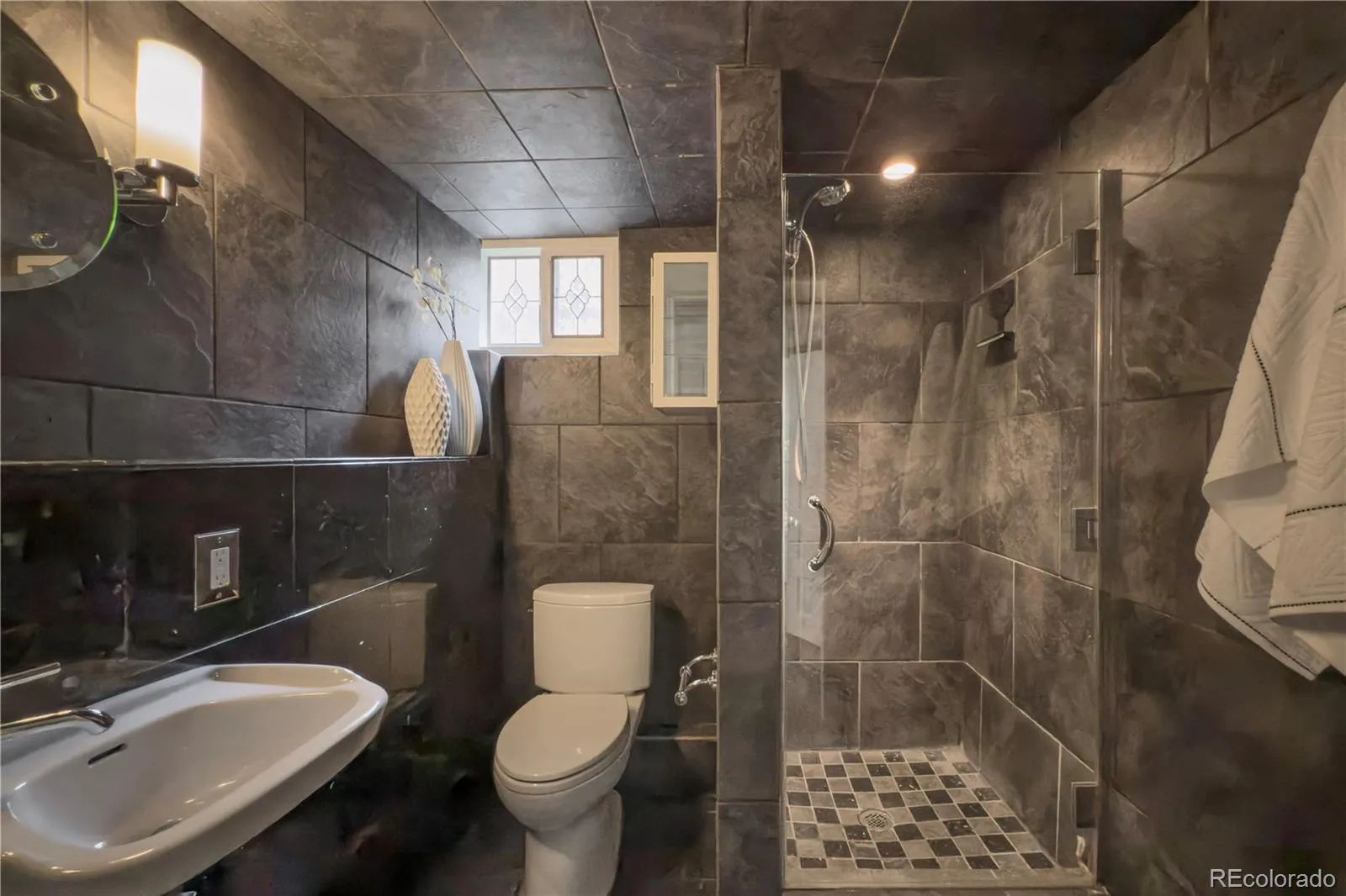 04062026182850 1600 32