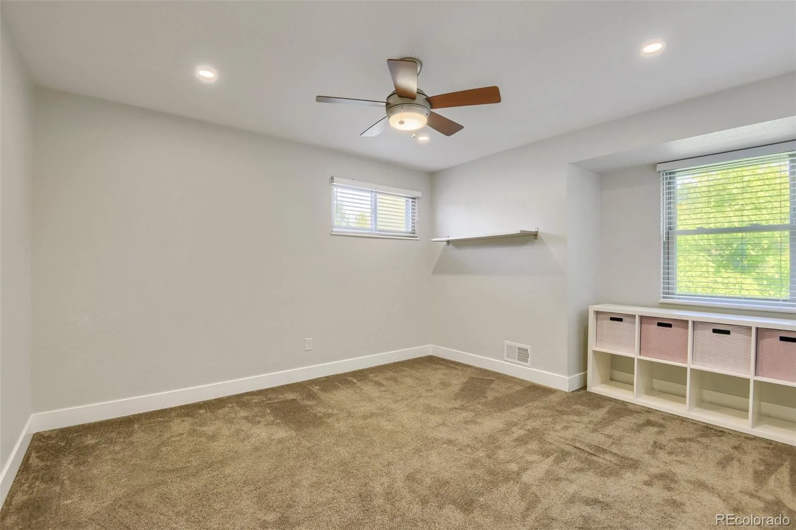 6484 S Newport Court Centennial CO 80111 | MLS #REC8348743 08212026005141 1600 20