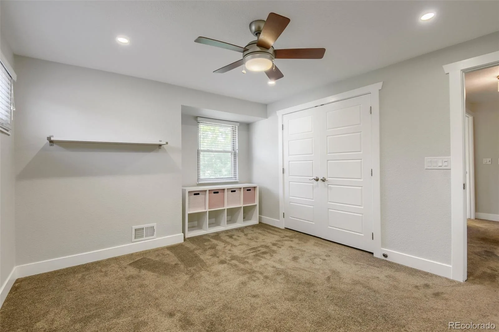 6484 S Newport Court Centennial CO 80111 | MLS #REC8348743 08212026005141 1600 21