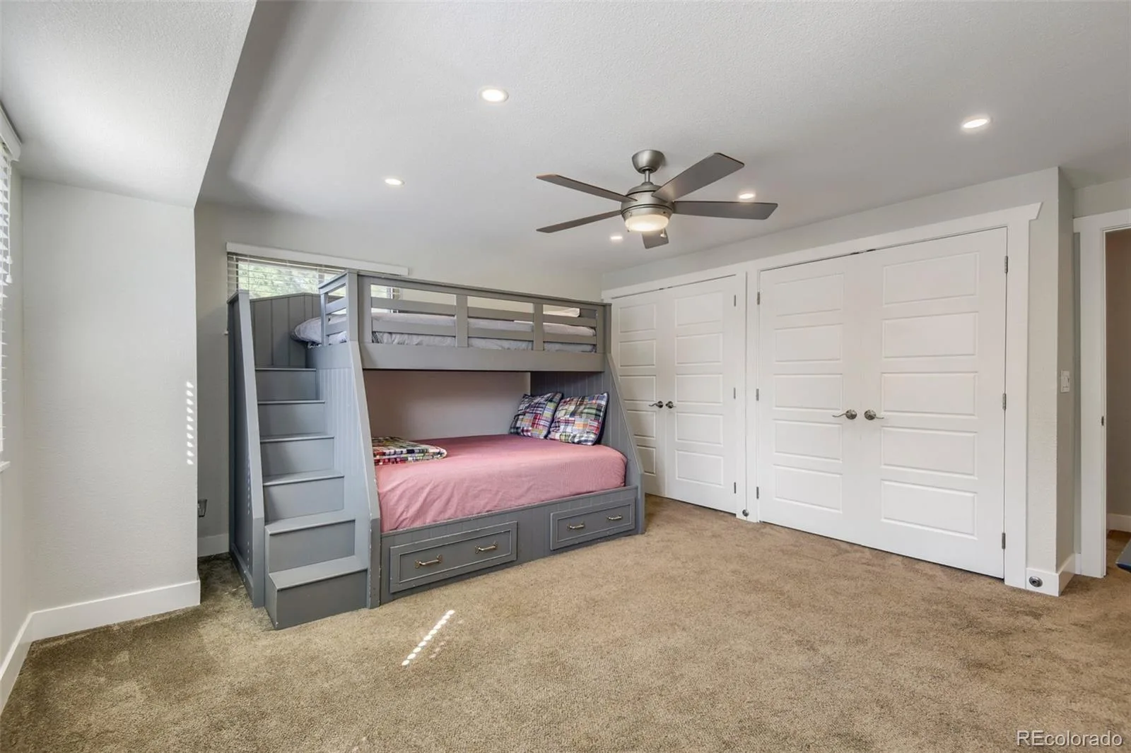 6484 S Newport Court Centennial CO 80111 | MLS #REC8348743 08212026005141 1600 23