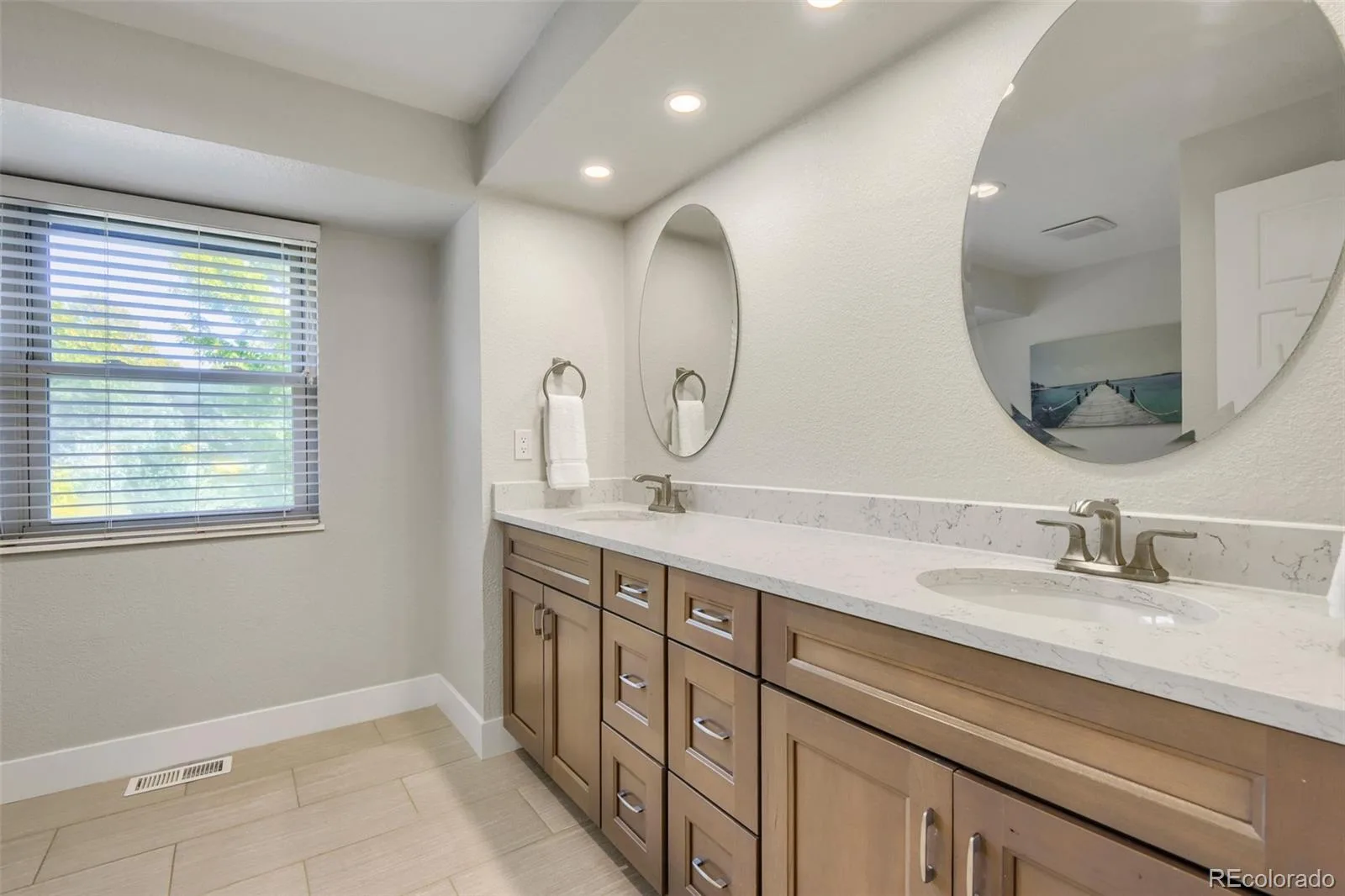 6484 S Newport Court Centennial CO 80111 | MLS #REC8348743 08212026005141 1600 24