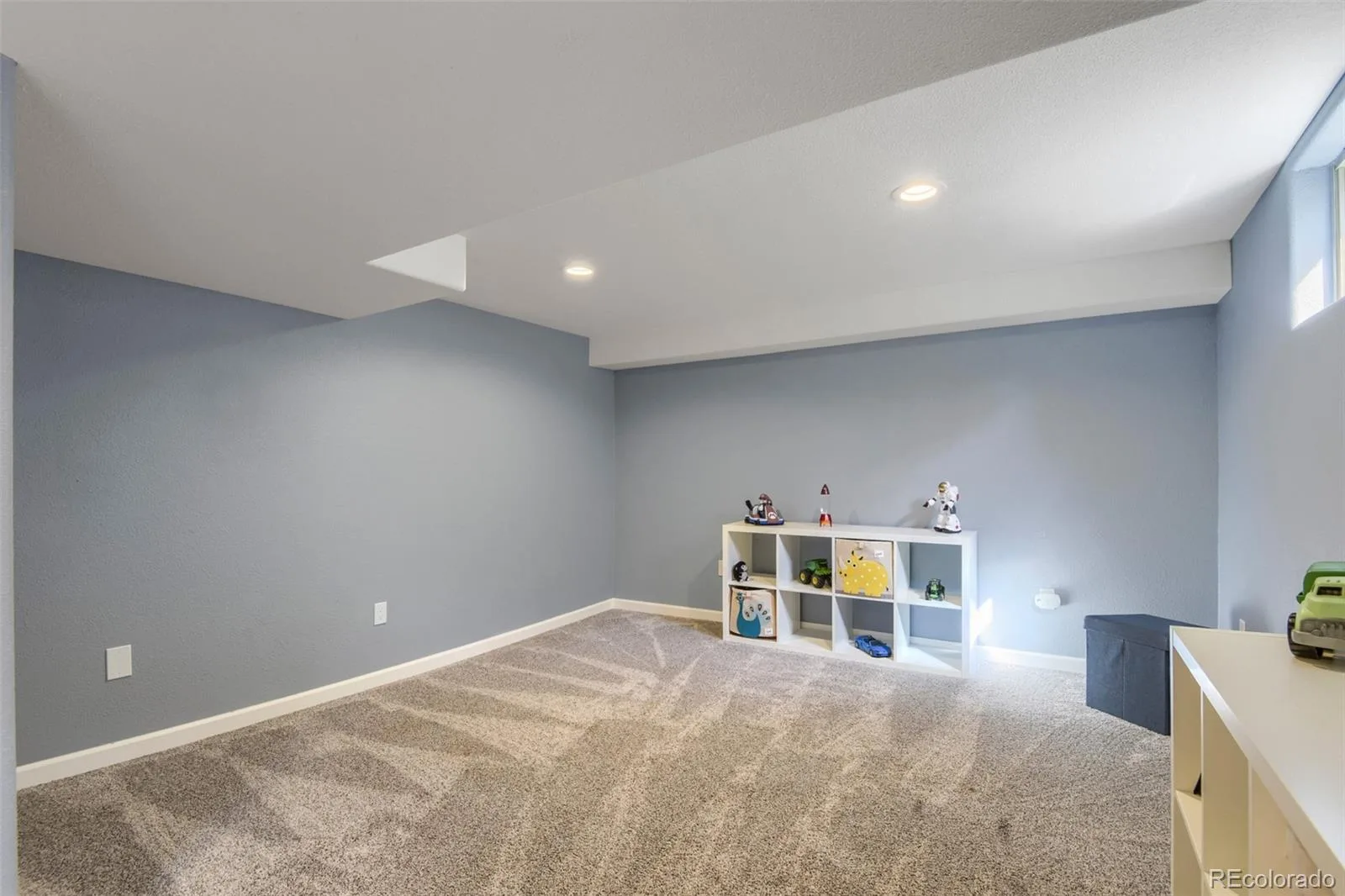 6484 S Newport Court Centennial CO 80111 | MLS #REC8348743 08212026005141 1600 27